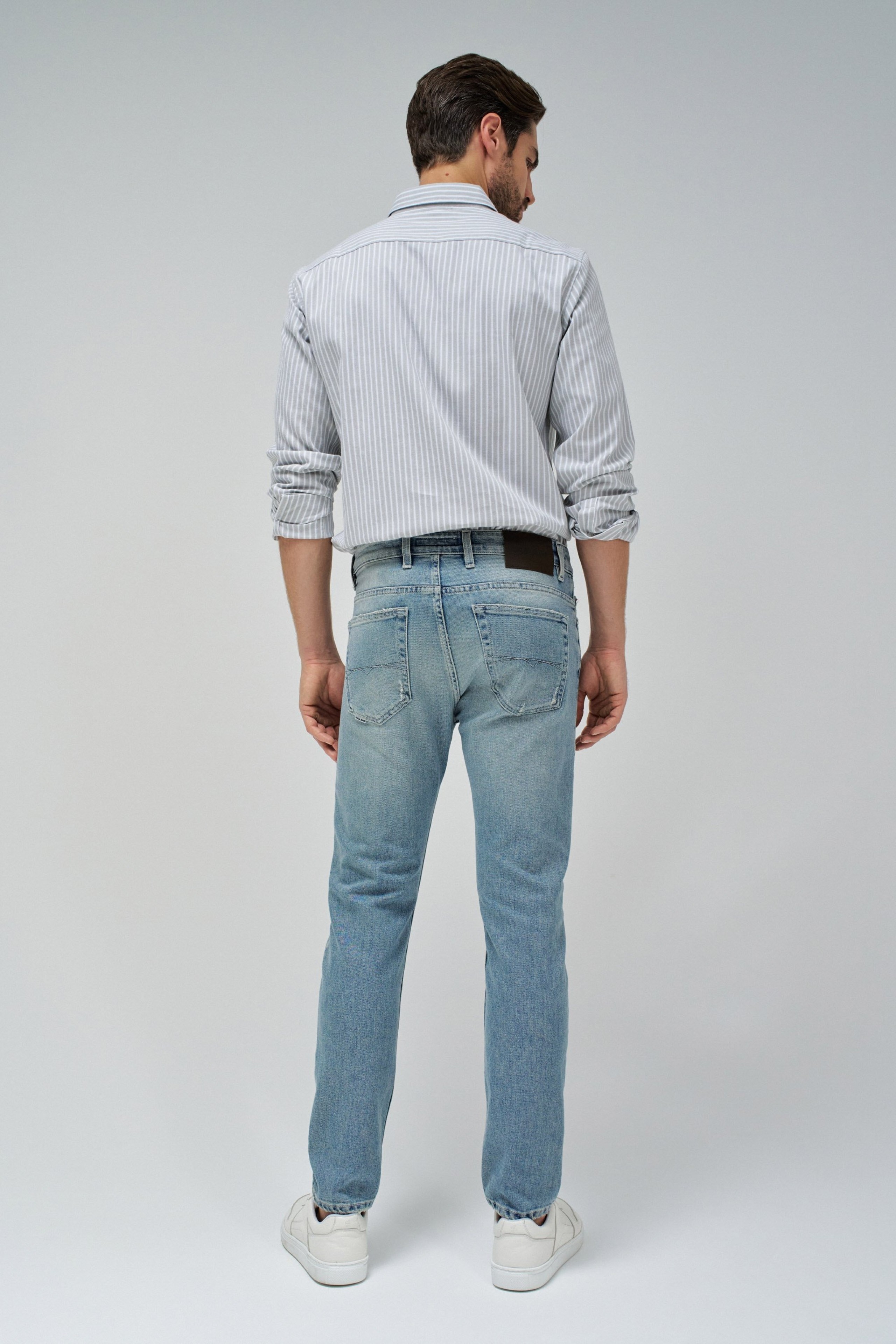VAQUEROS SLIM FIT