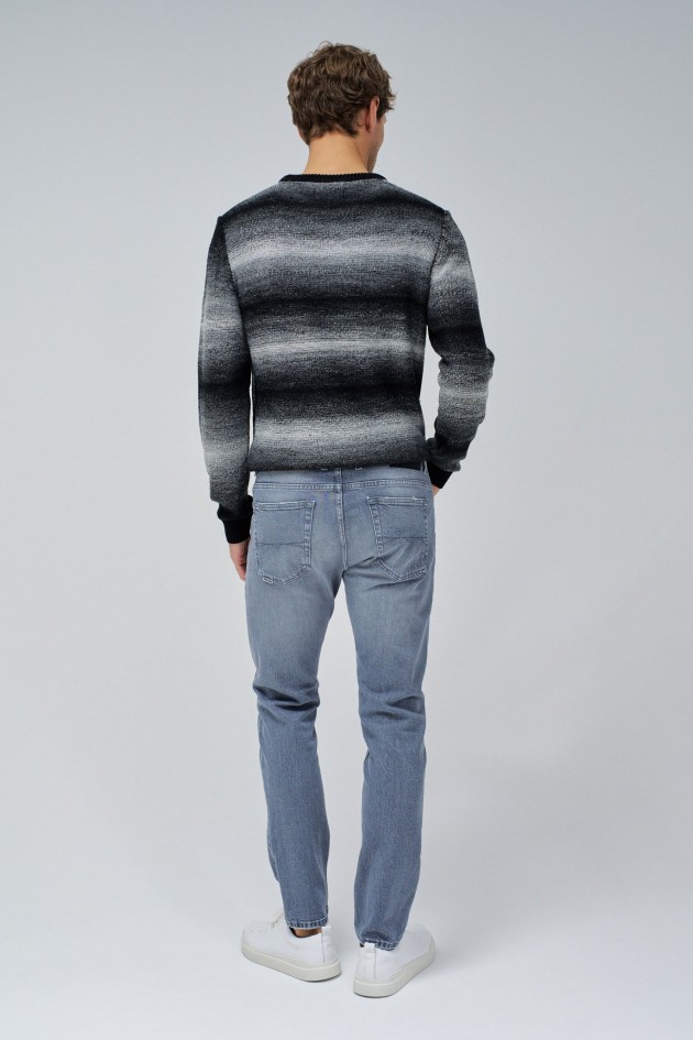 SLIM JEANS WITH DARK WASH