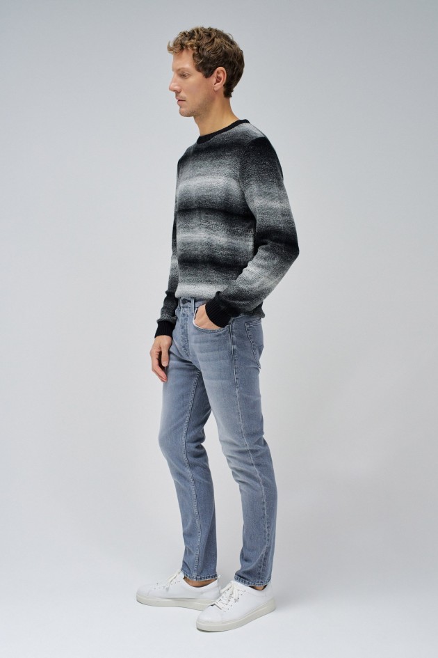SLIM JEANS WITH DARK WASH