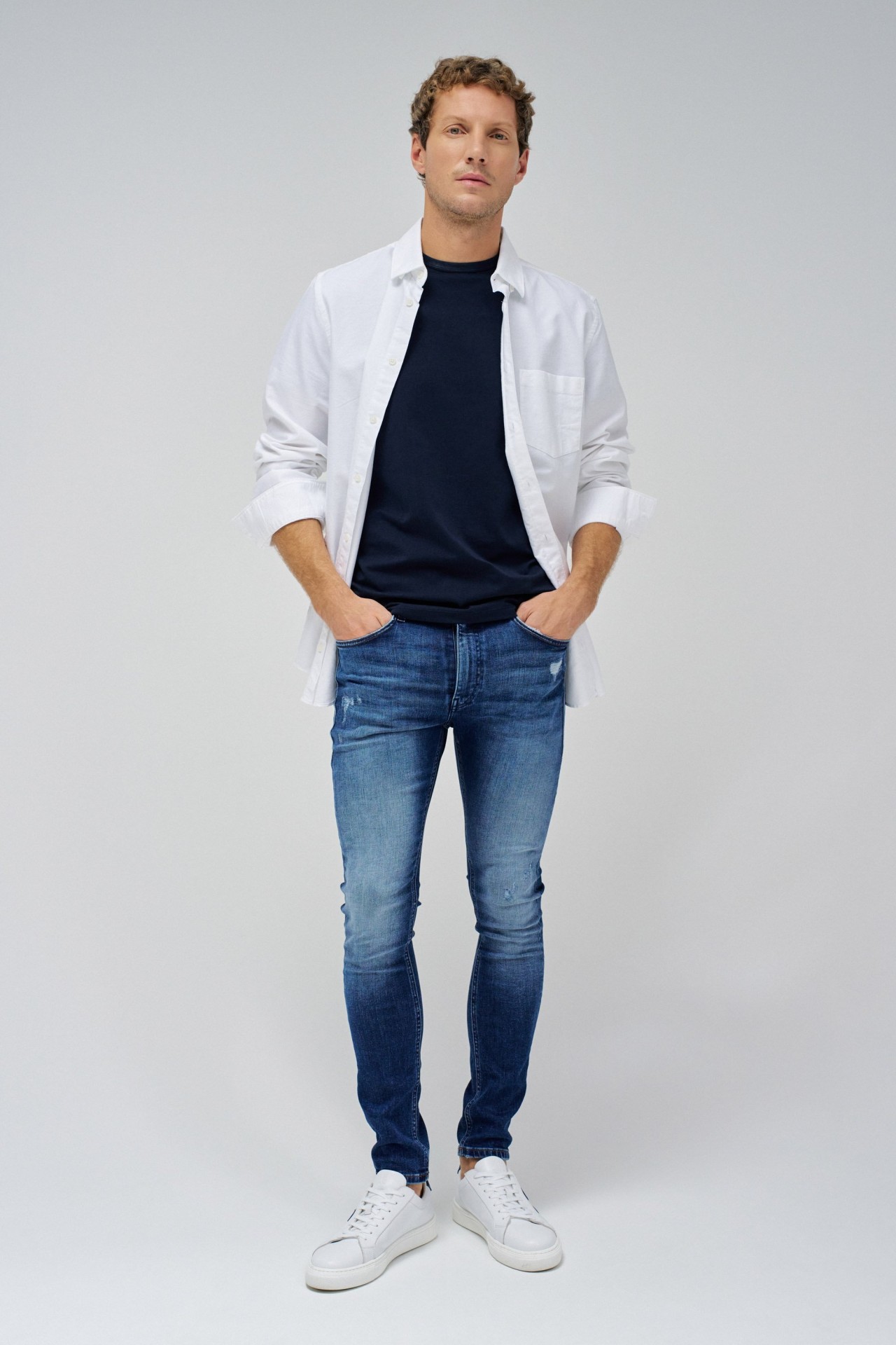 JEAN SKINNY FIT AVEC DCHIRURES