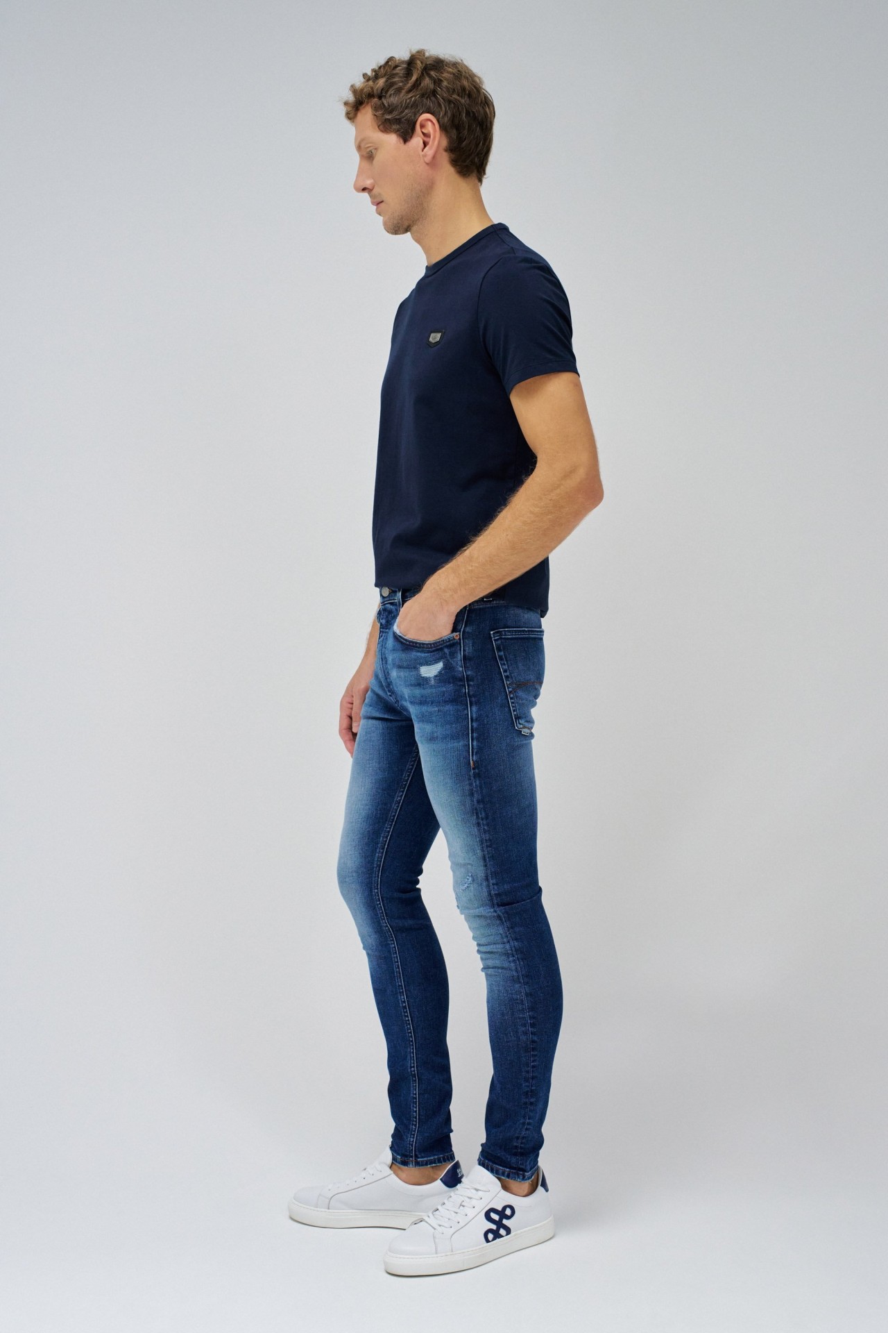 JEAN SKINNY FIT AVEC DCHIRURES