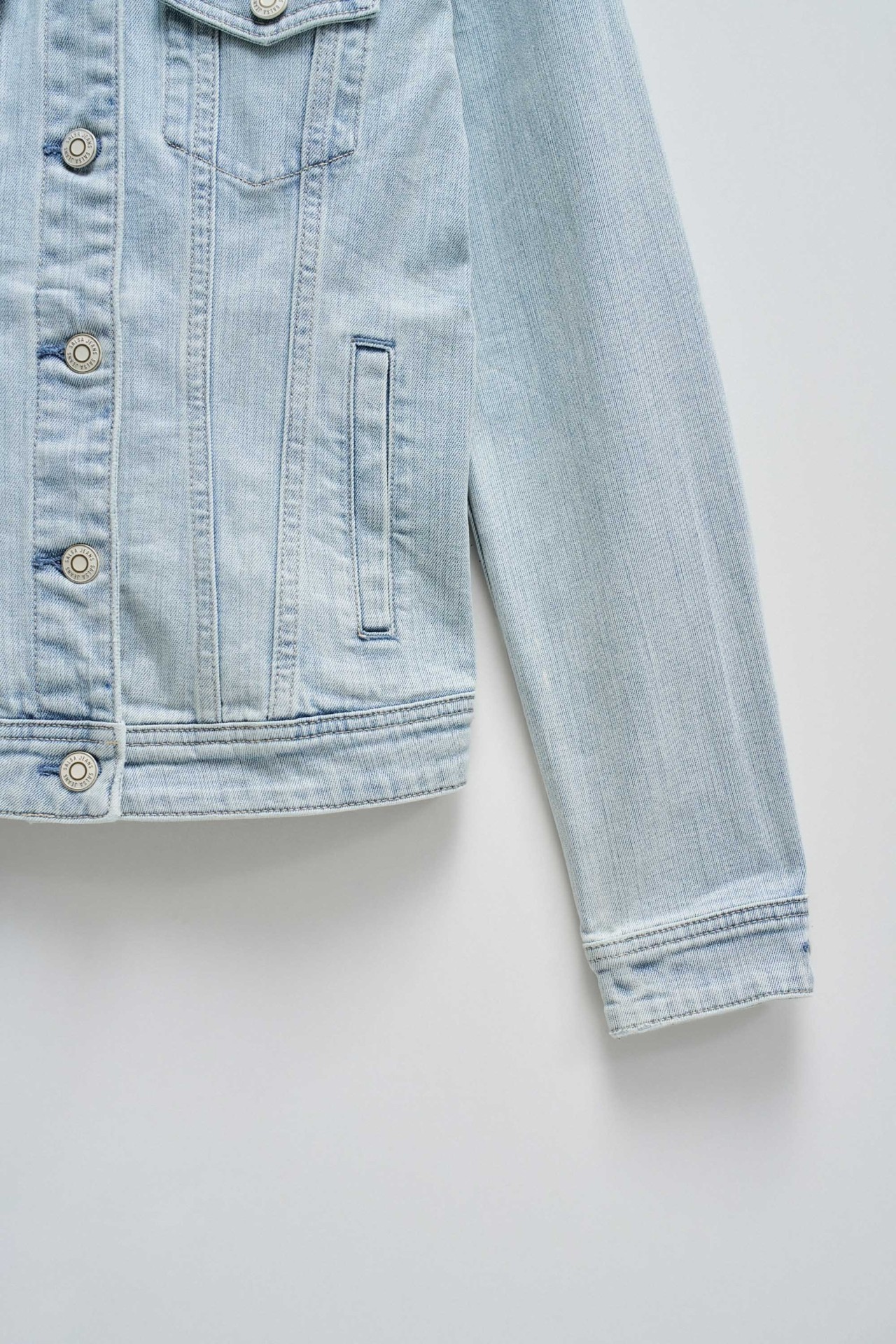 DENIM JACKET