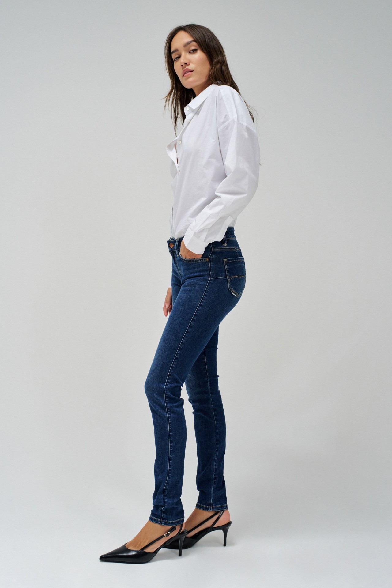 WONDER PUSH UP SKINNY JEANS