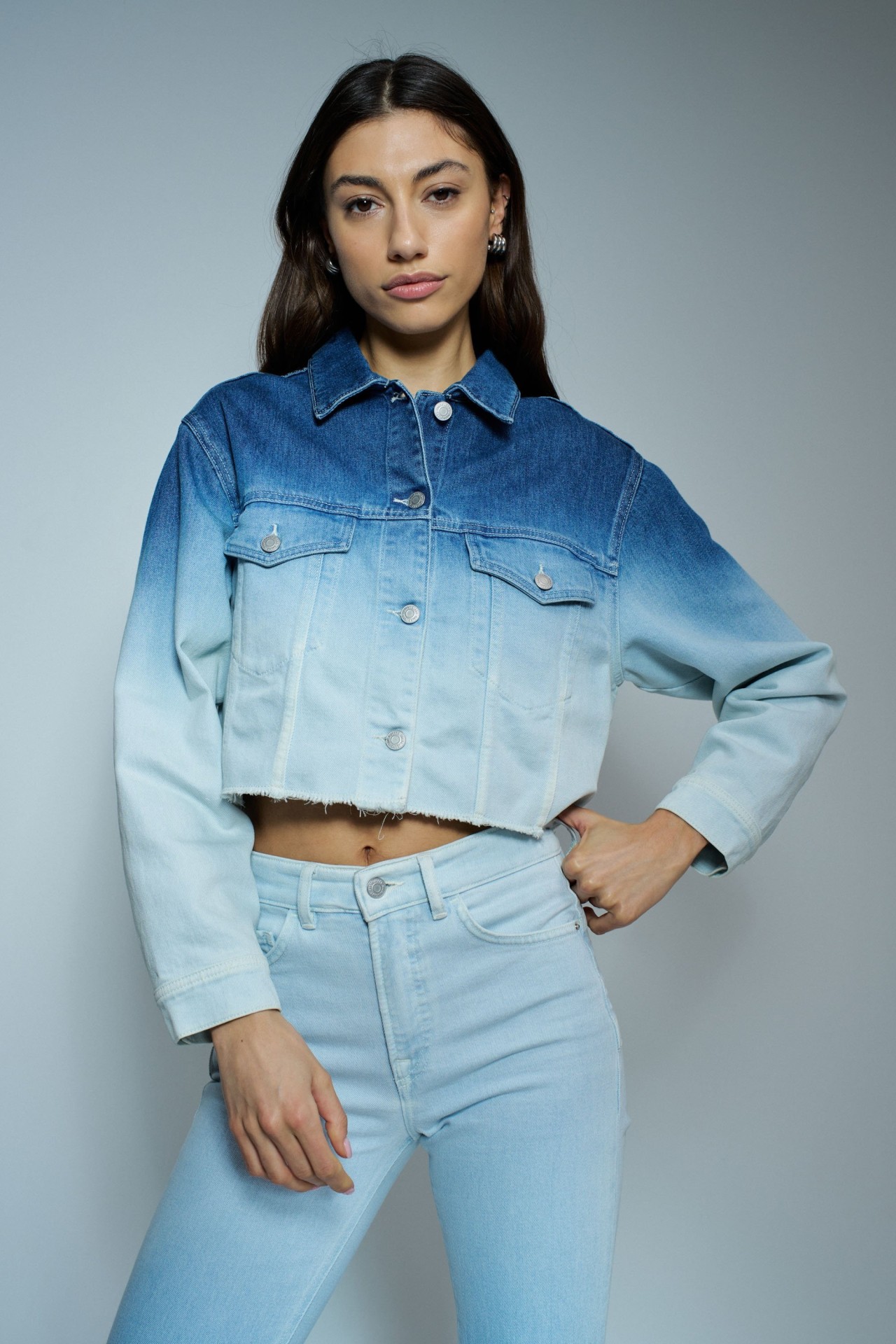 CROPPED DGRAD DENIM JACKET