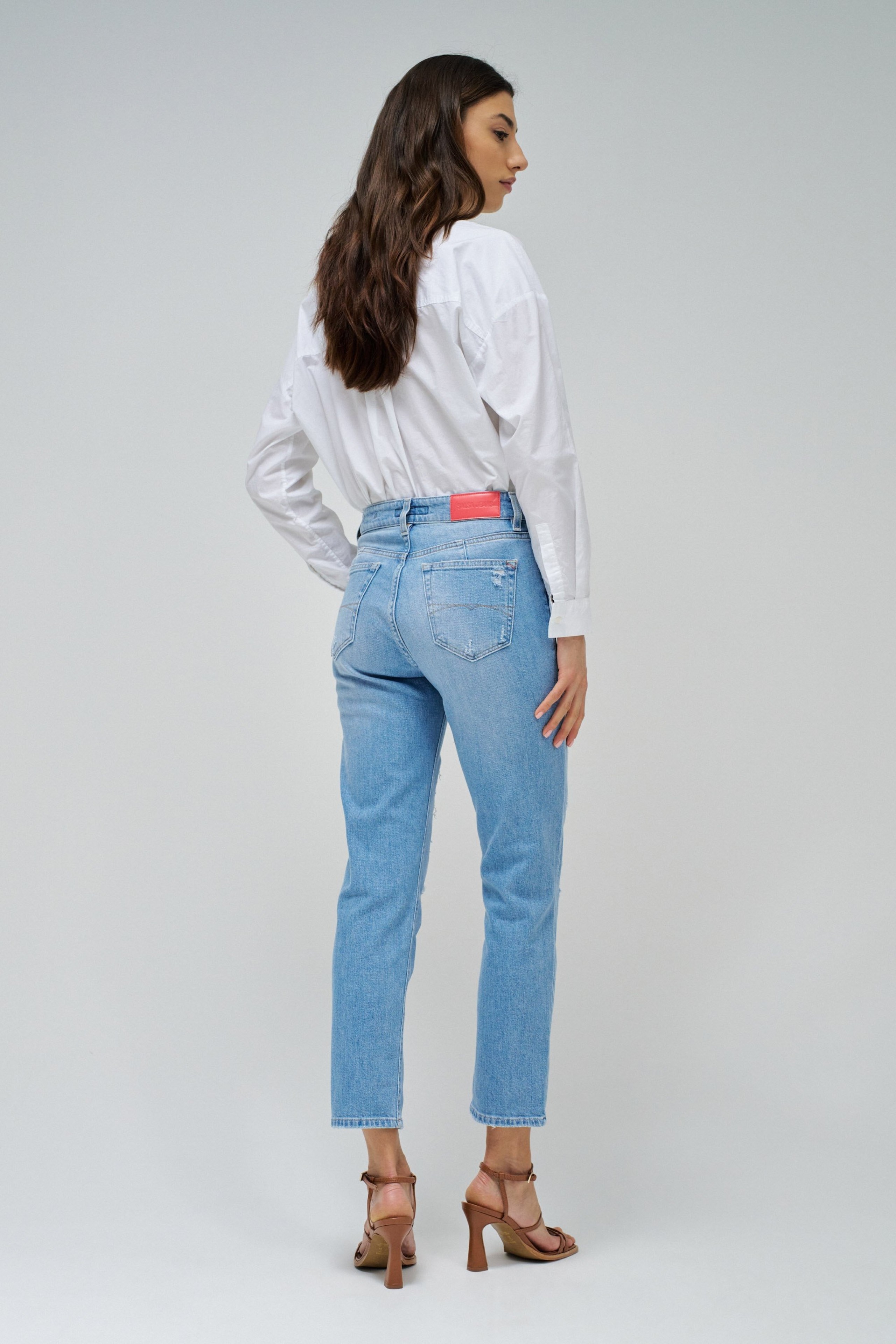 JEANS TRUE CROPPED SLIM MIT RISSEN