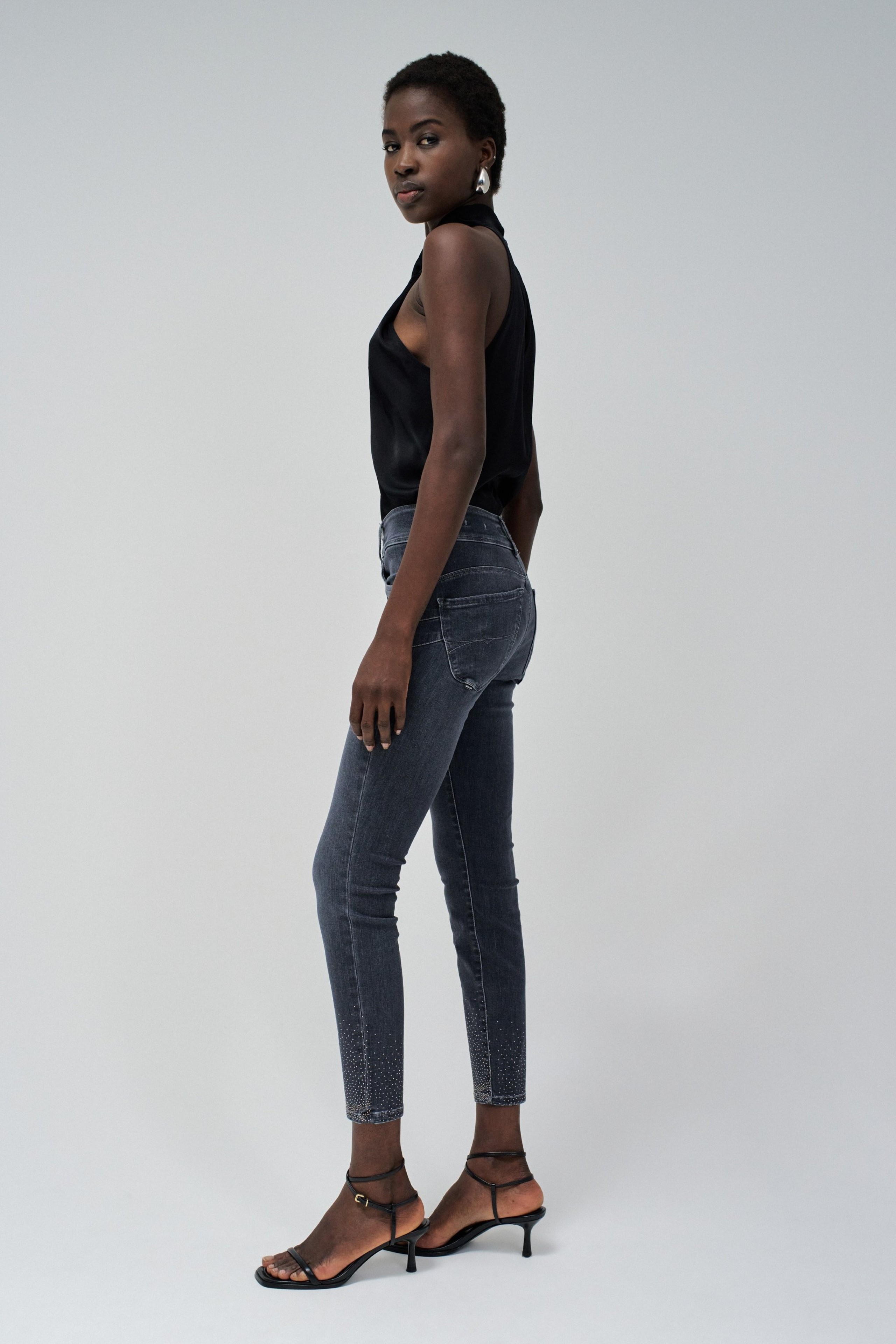 VAQUEROS SECRET PUSH IN CROPPED SKINNY