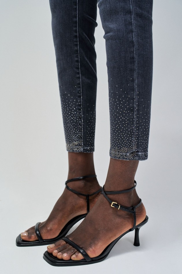 VAQUEROS SECRET PUSH IN CROPPED SKINNY