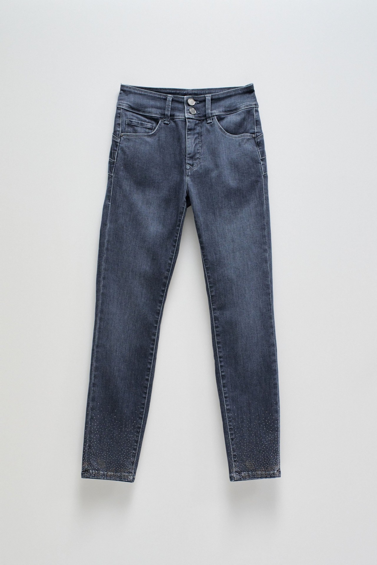 SECRET PUSH IN CROPPED SKINNY JEANS