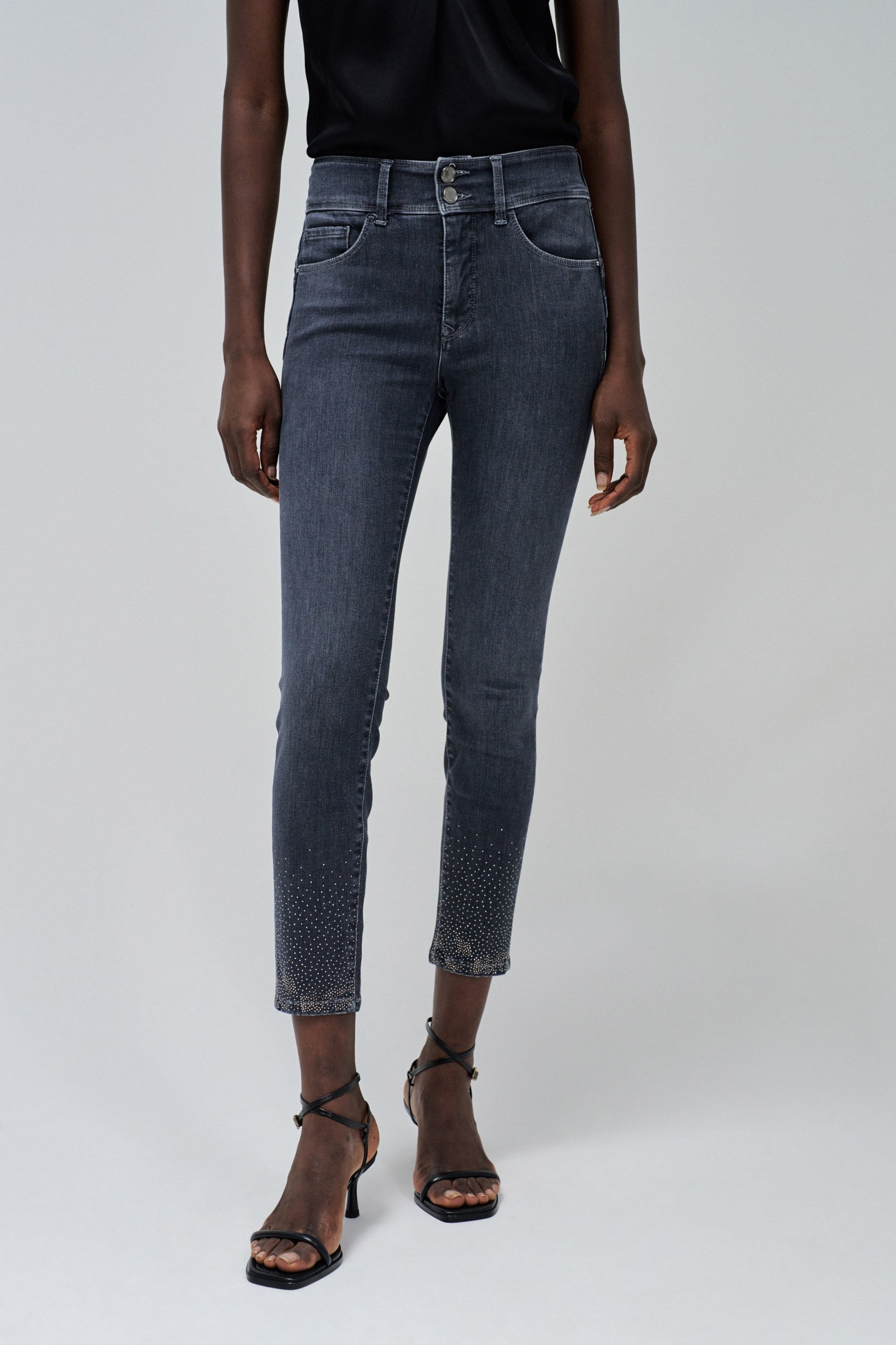VAQUEROS SECRET PUSH IN CROPPED SKINNY