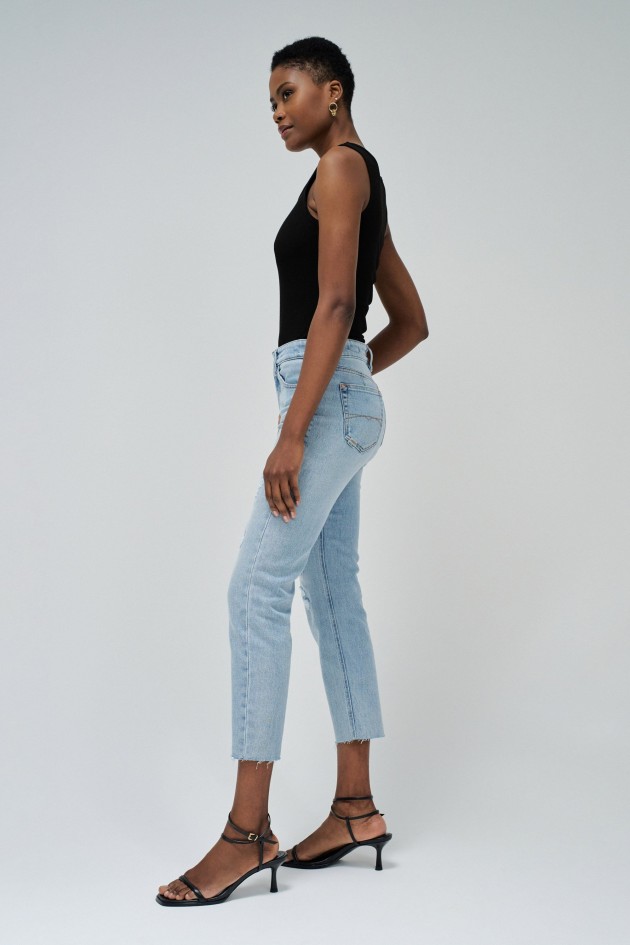 TRUE CROPPED SLIM JEANS