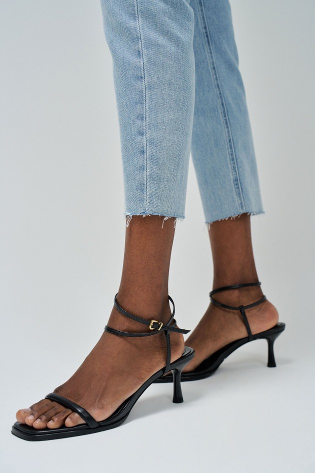 TRUE CROPPED SLIM JEANS