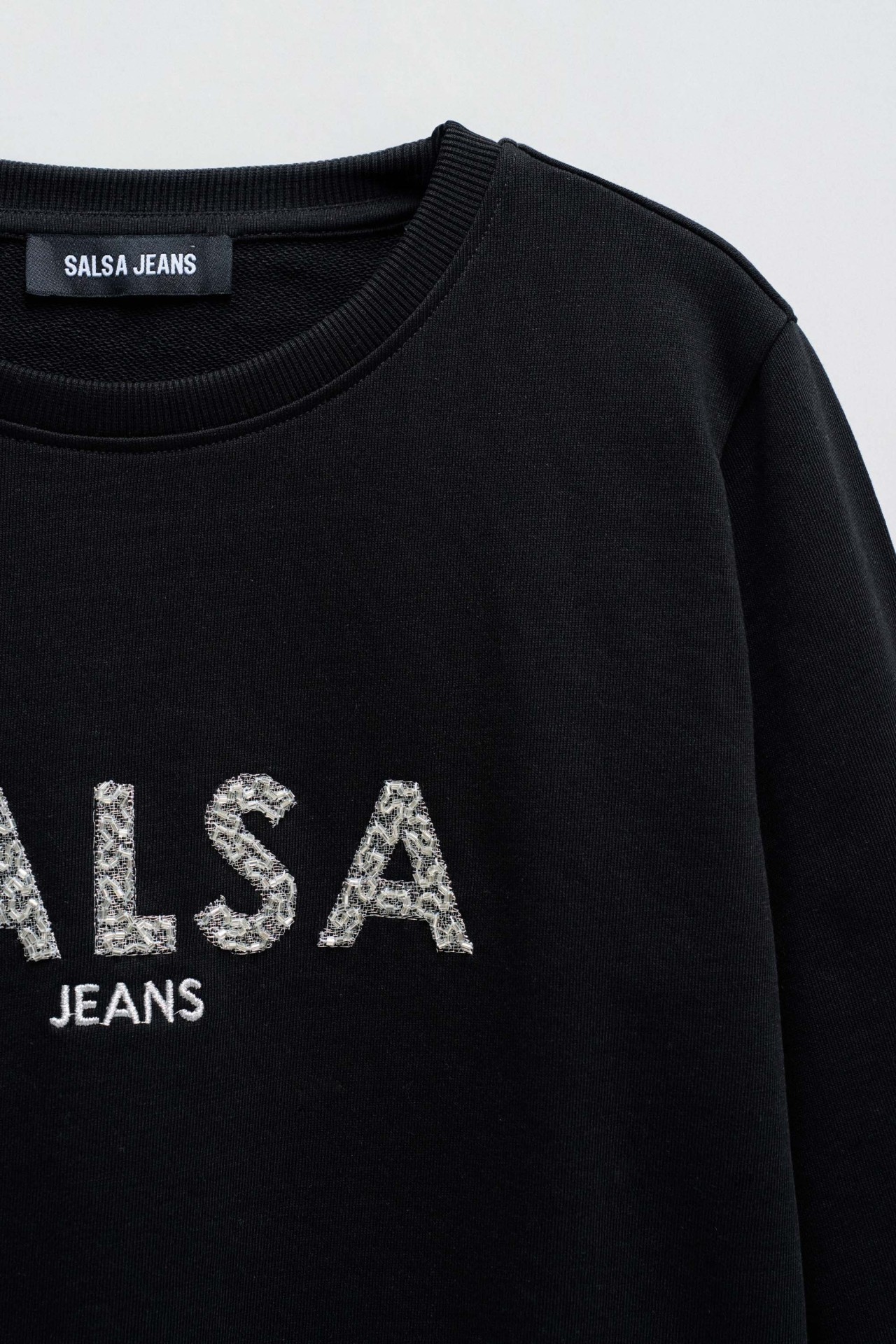 SUDADERA CON LOGOTIPO