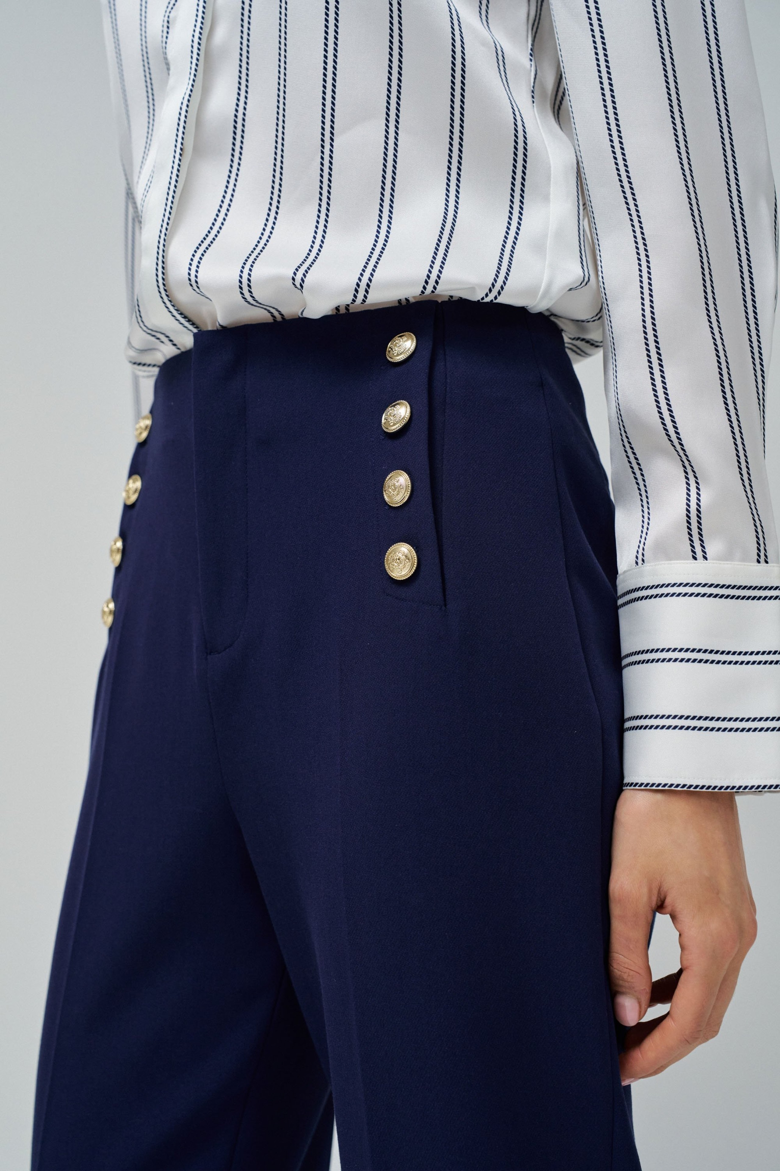 PANTALONES CHINOS CROPPED DE TELA