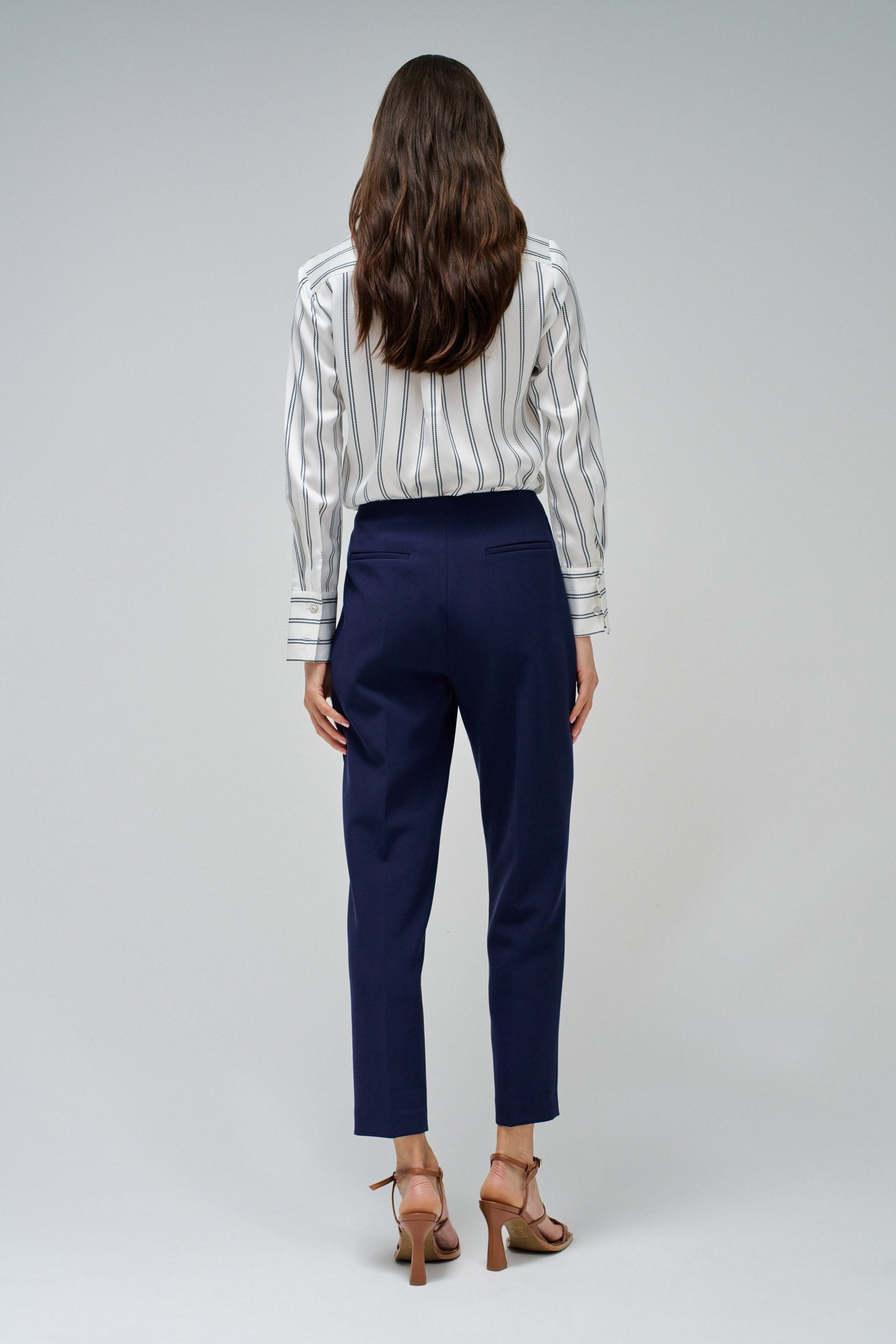 PANTALONES CHINOS CROPPED DE TELA