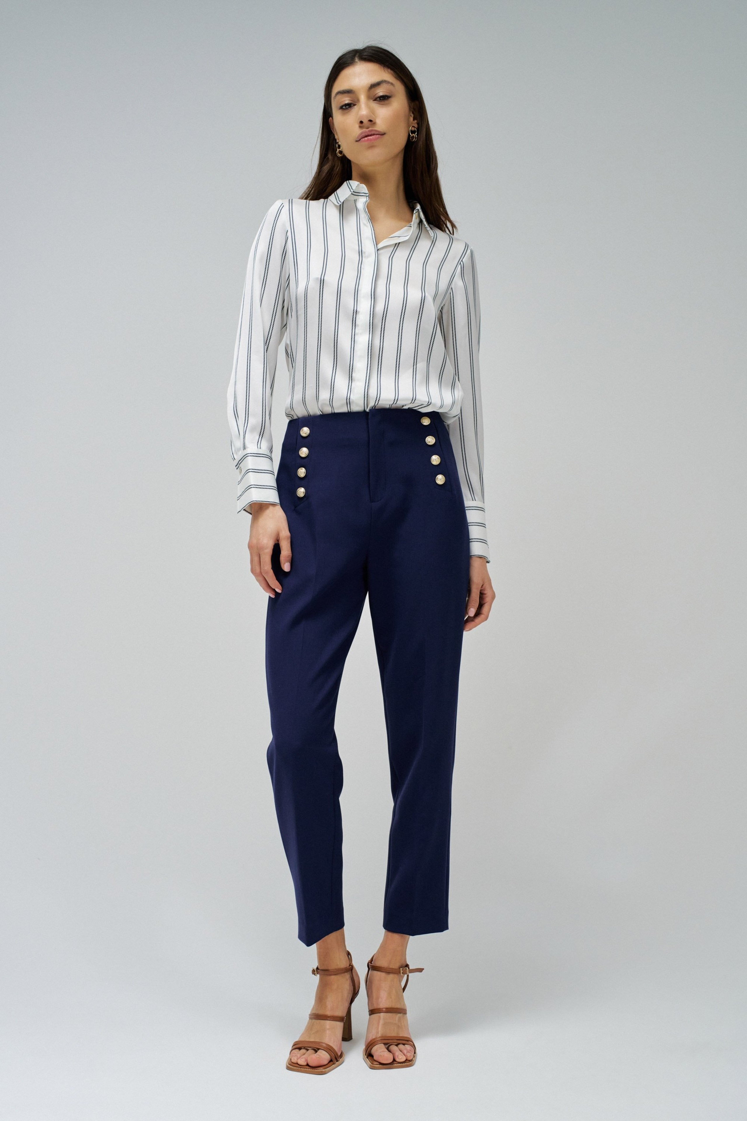 PANTALONES CHINOS CROPPED DE TELA