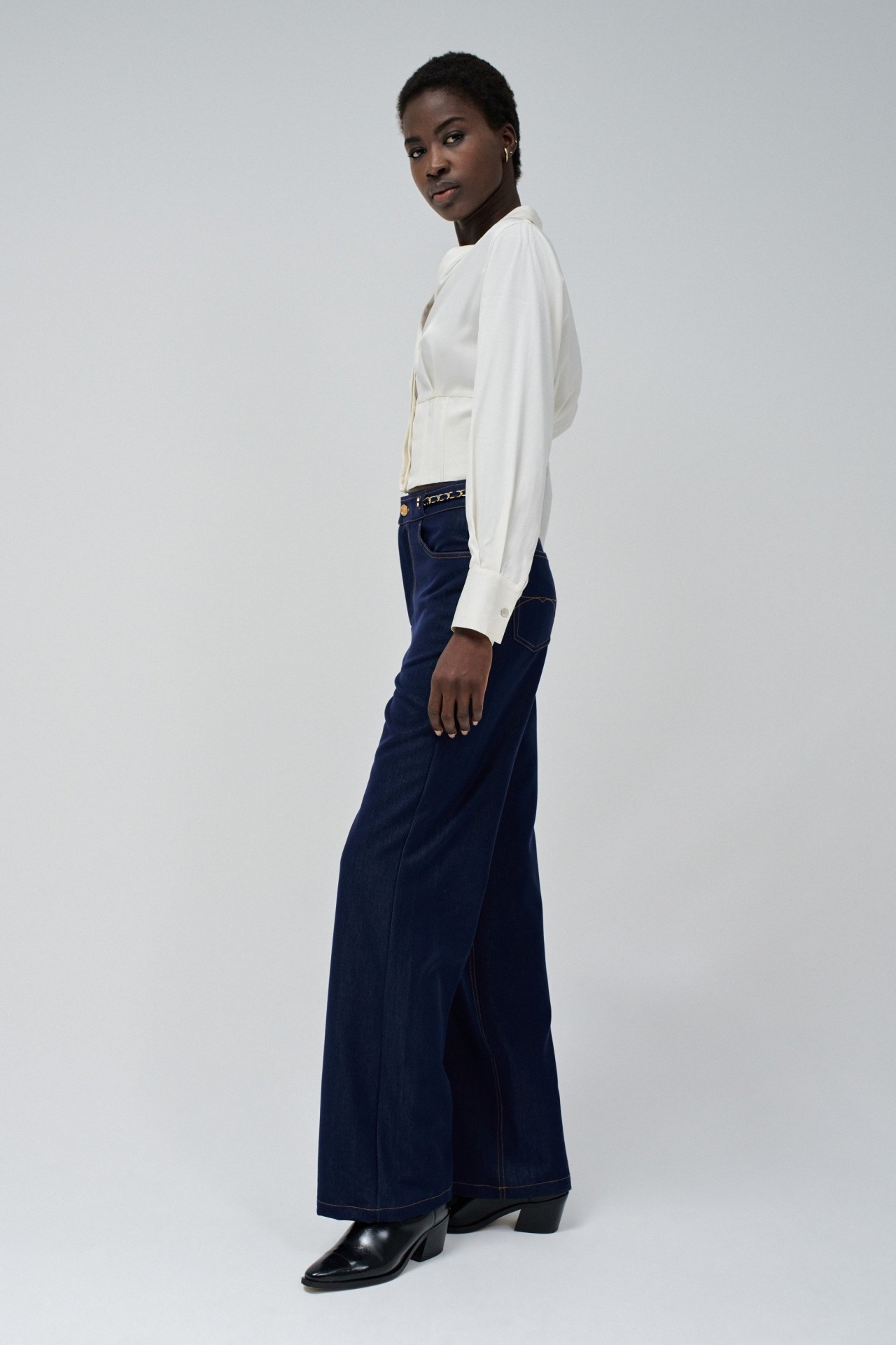 TROUSERS IN LIGHTDENIM WITH WIDE LEG