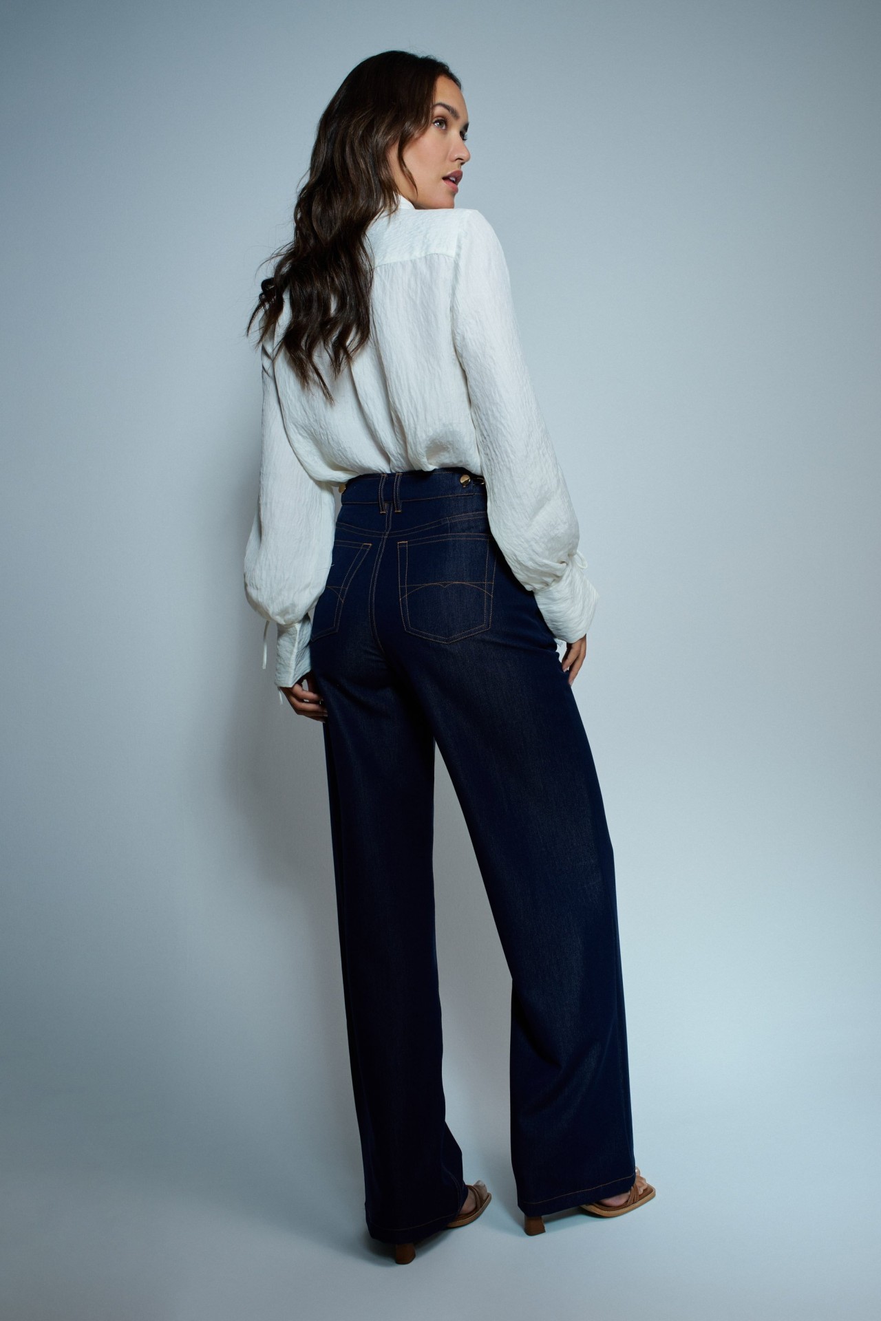 TROUSERS IN LIGHTDENIM WITH WIDE LEG