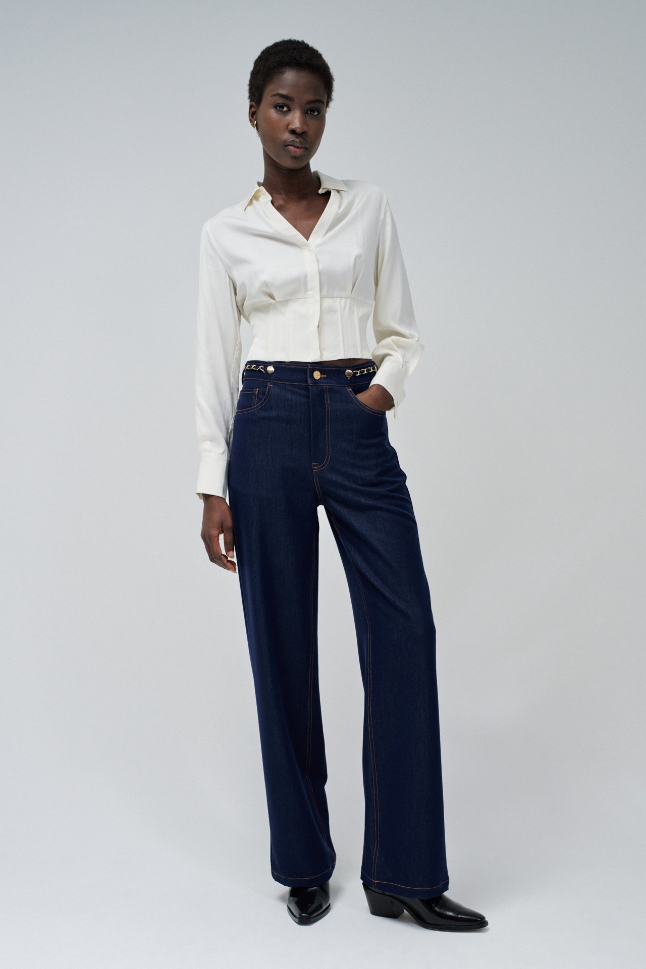 TROUSERS IN LIGHTDENIM WITH WIDE LEG