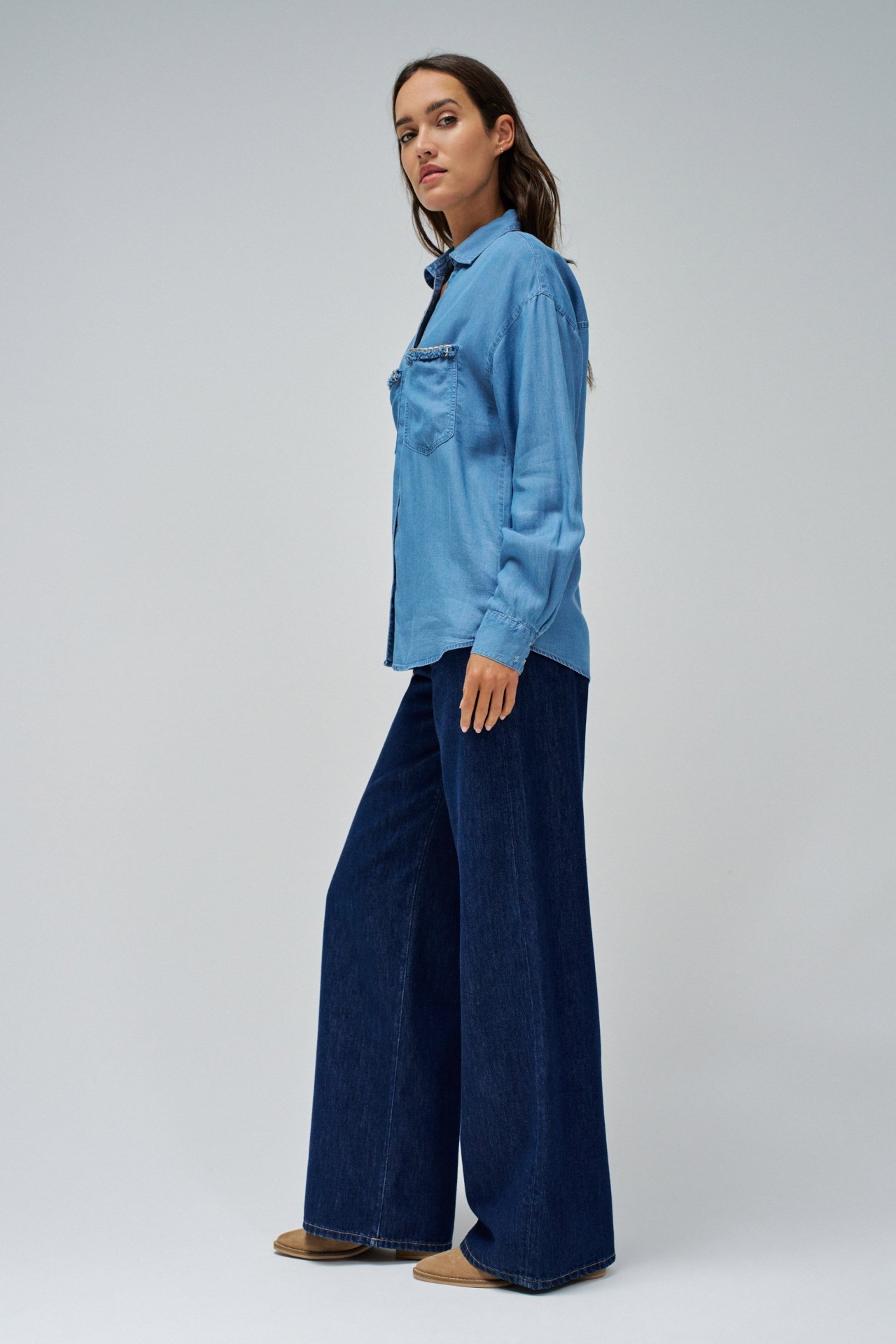 LIGHTDENIM SHIRT WITH POCKETS