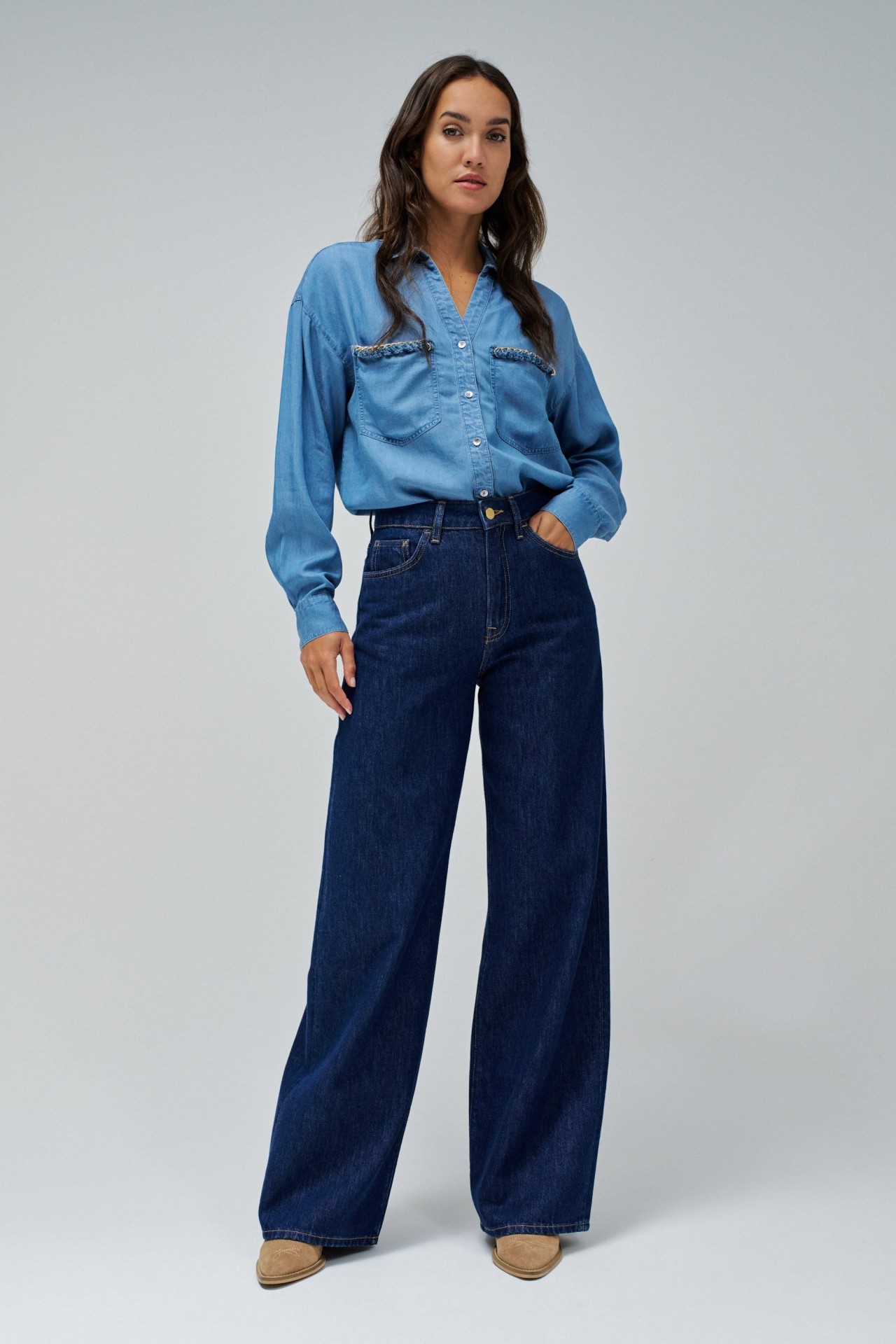 LIGHTDENIM SHIRT WITH POCKETS