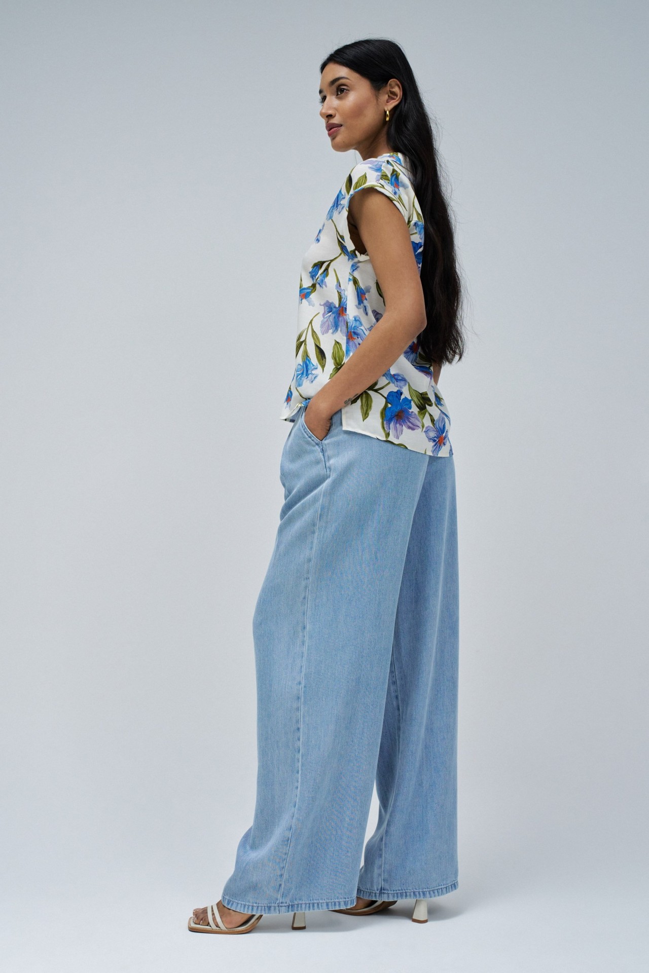 BLOUSE WITH FLORAL PATTERN