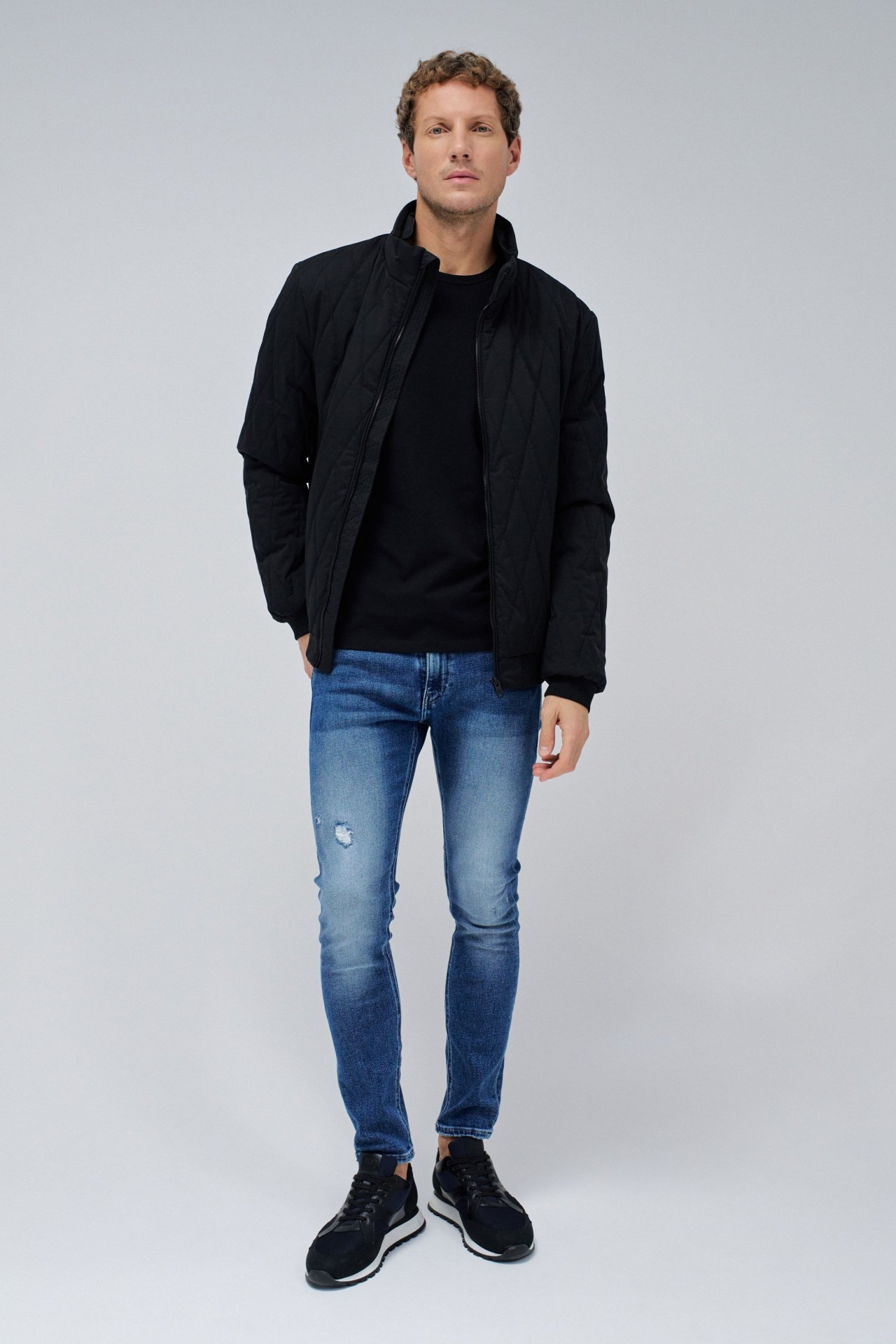 JEAN SKINNY FIT AVEC DÉCHIRURES