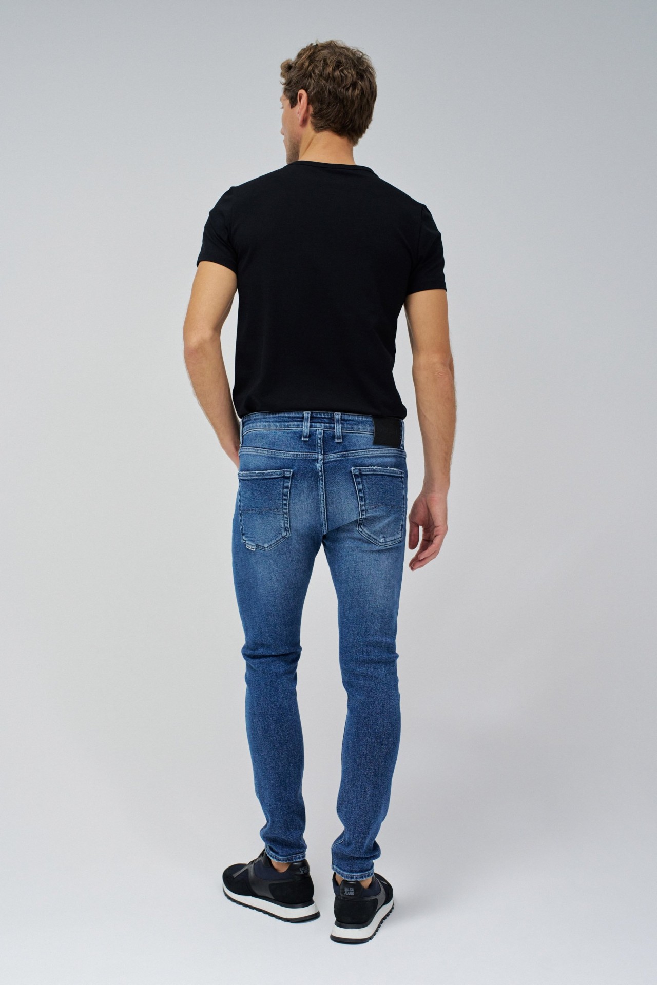 JEAN SKINNY FIT AVEC DÉCHIRURES