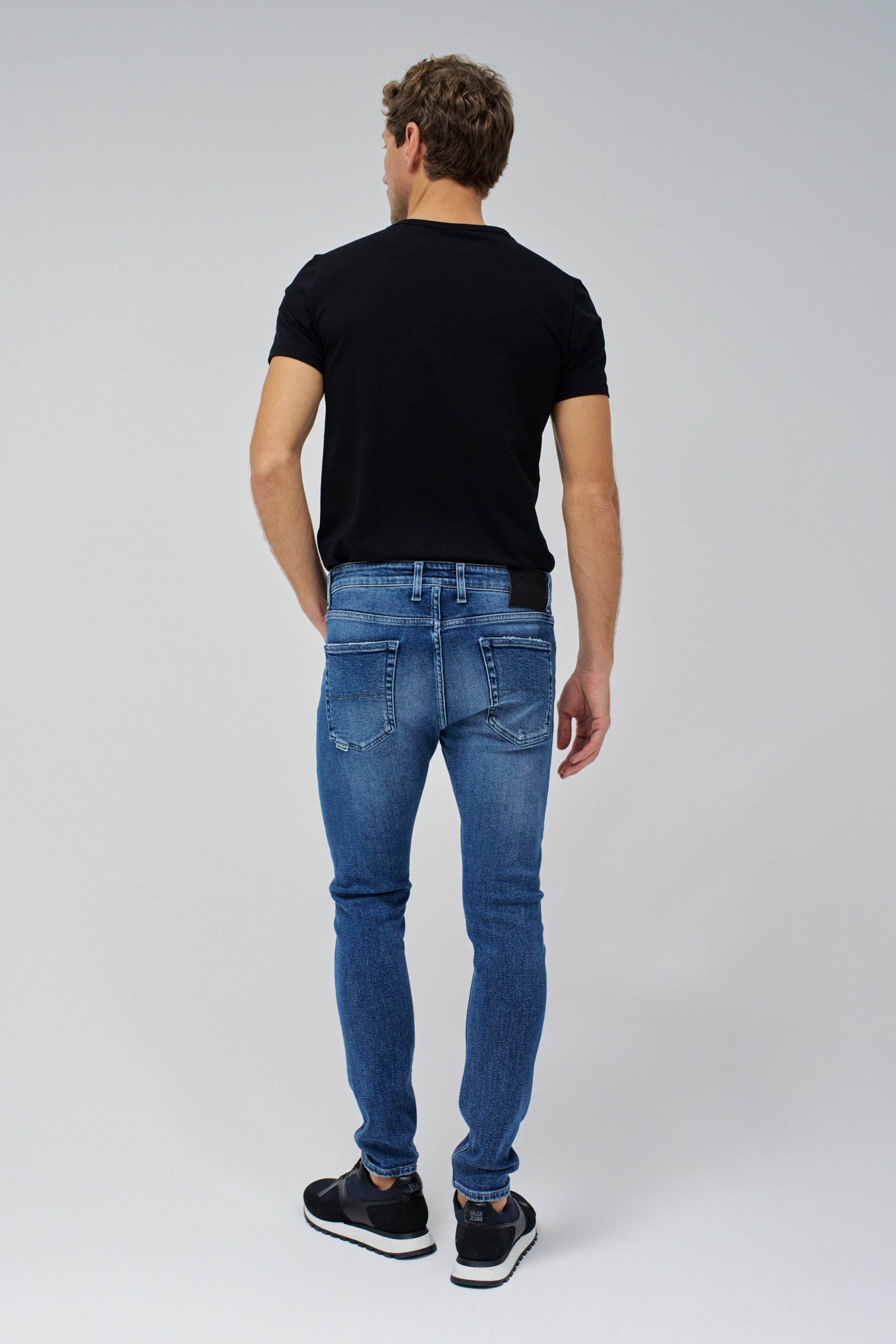 JEANS SKINNY FIT COM ROTOS