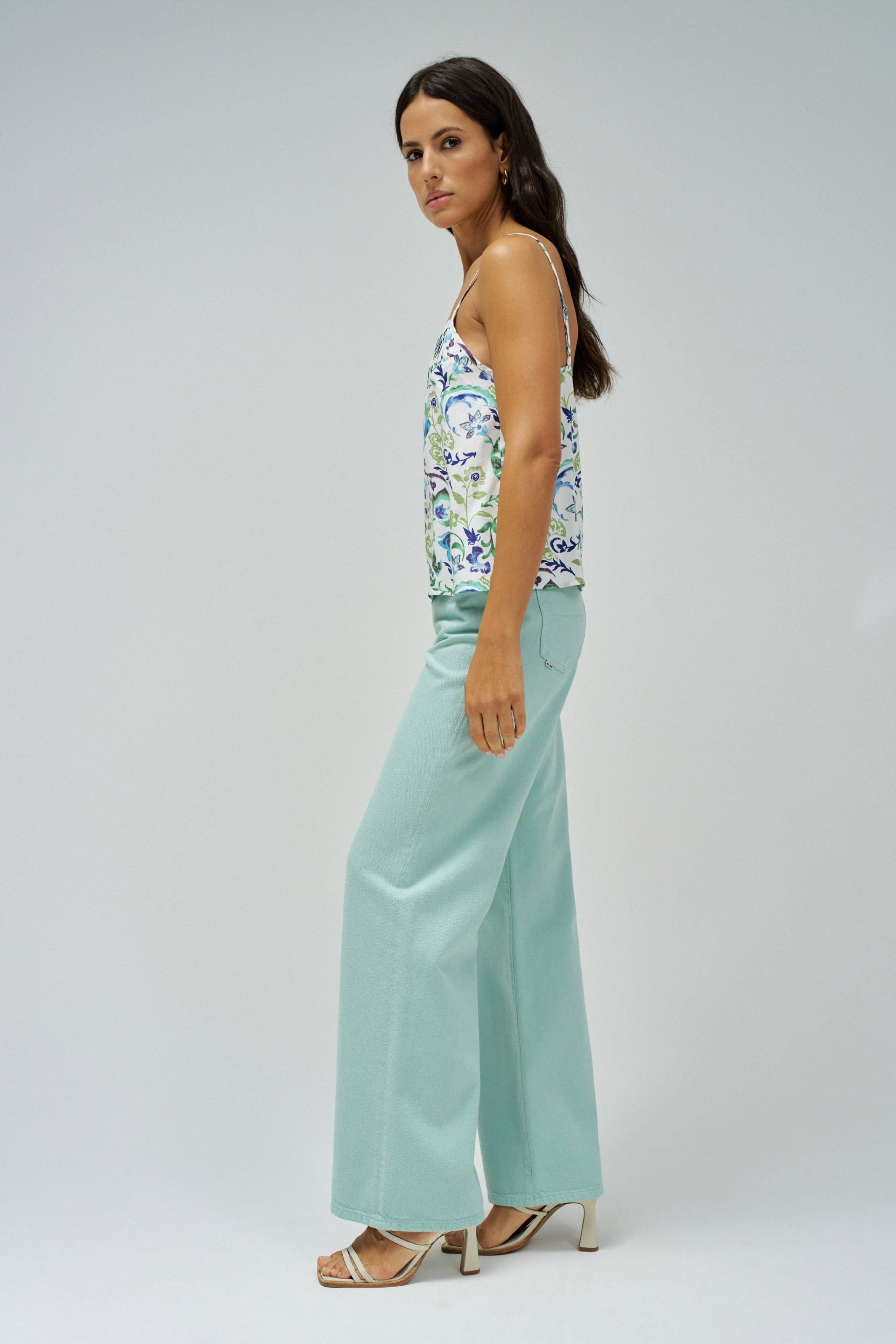 OBERTHEK MIT BLUMENMUSTER