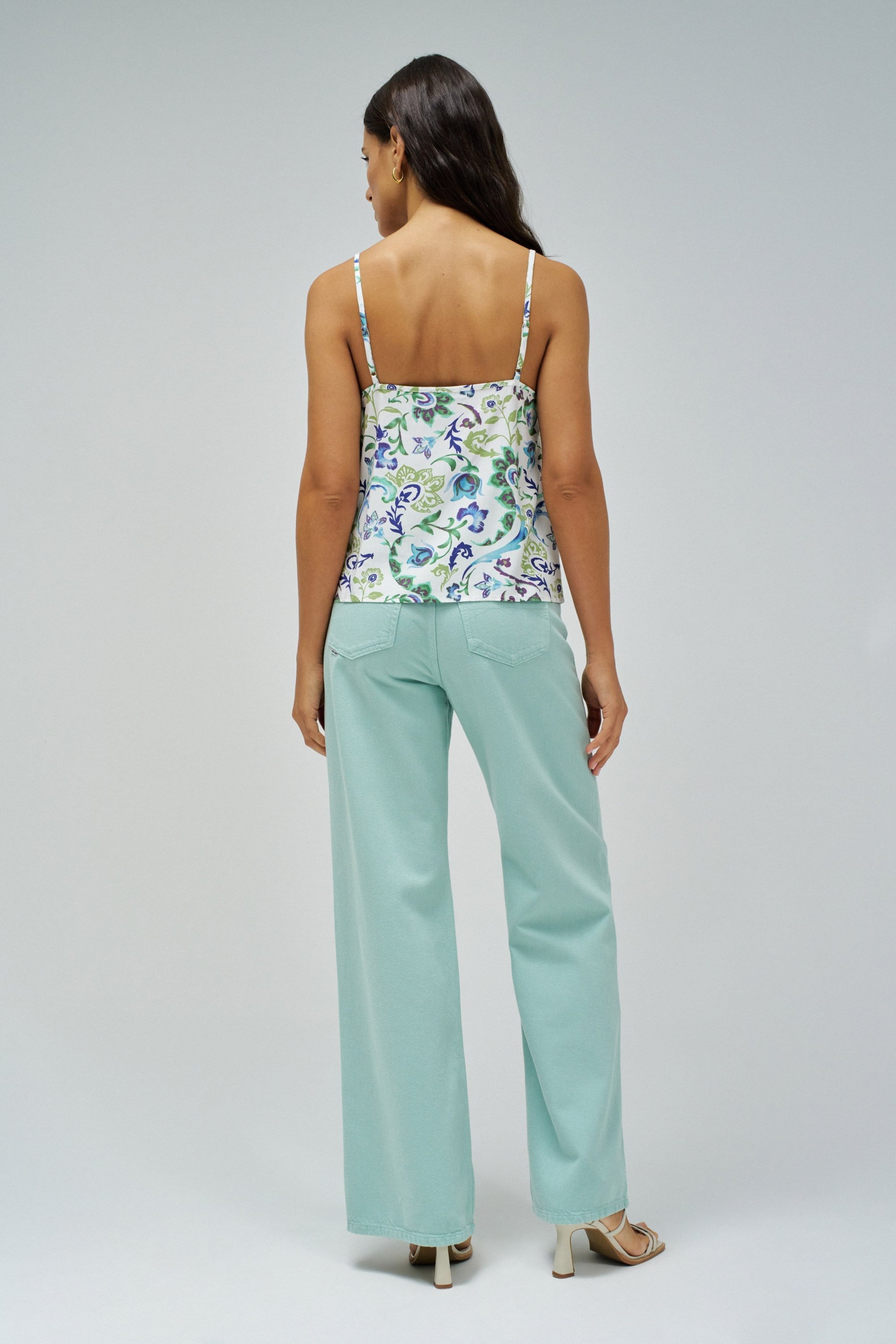 OBERTHEK MIT BLUMENMUSTER