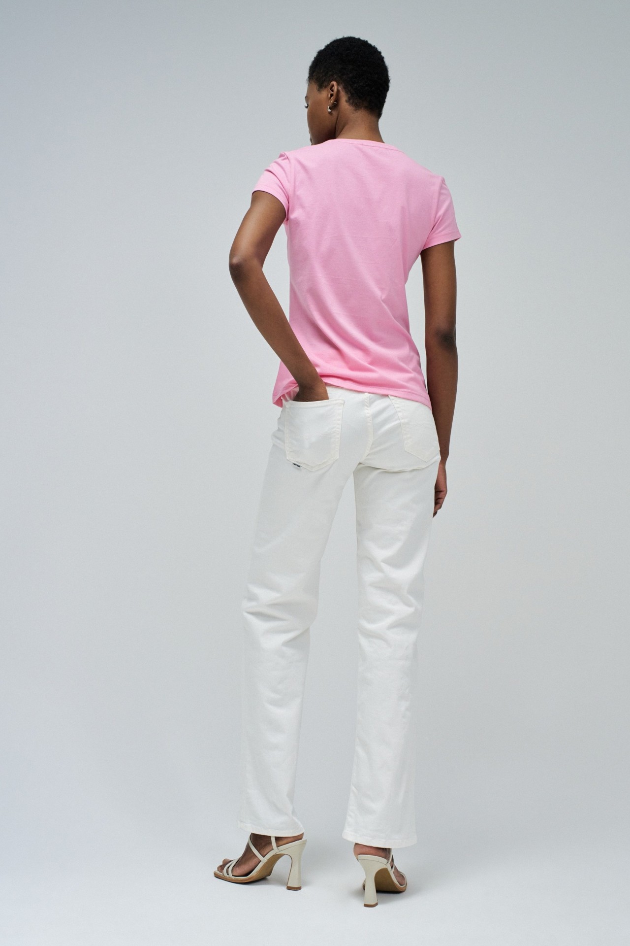 T-SHIRT COM BRANDING