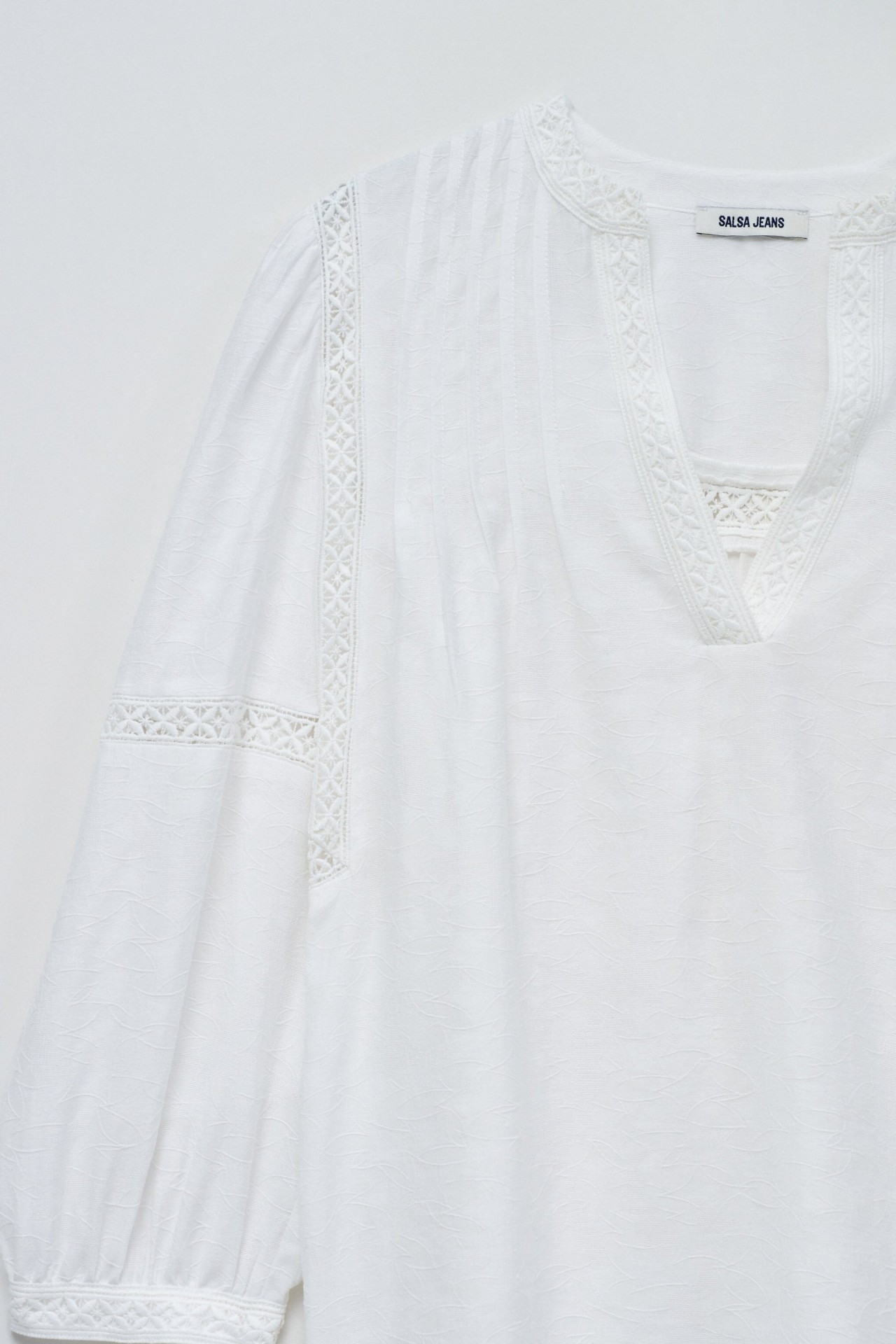 JACQUARD EMBROIDERED BLOUSE