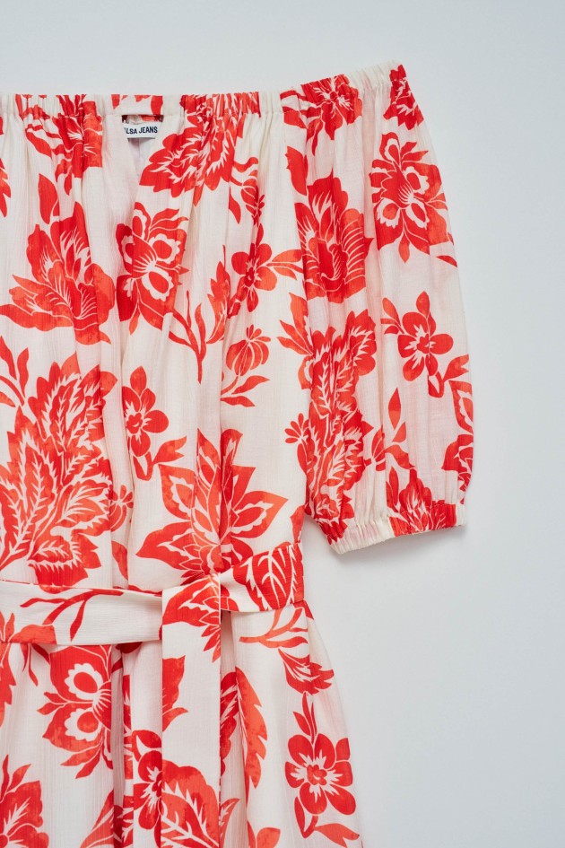 KLEID MIT BLUMENMUSTER