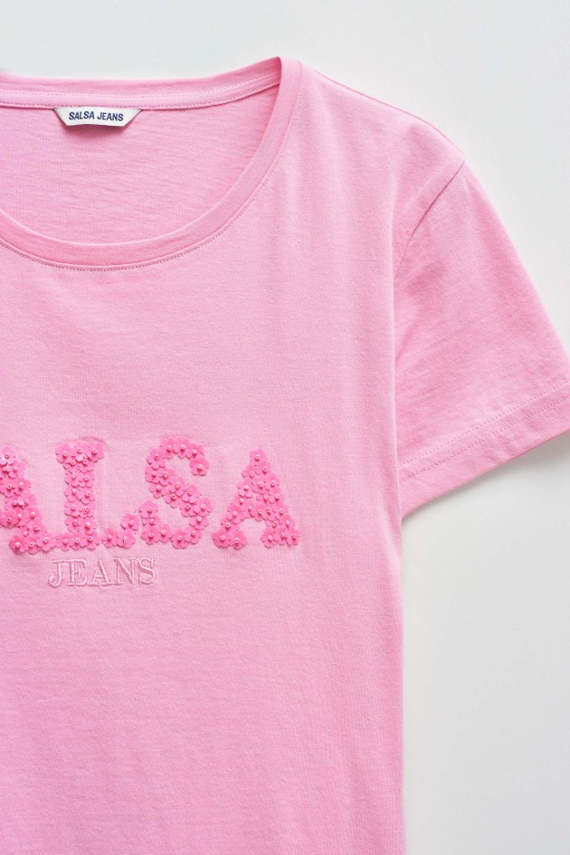 T-SHIRT MIT BRANDING