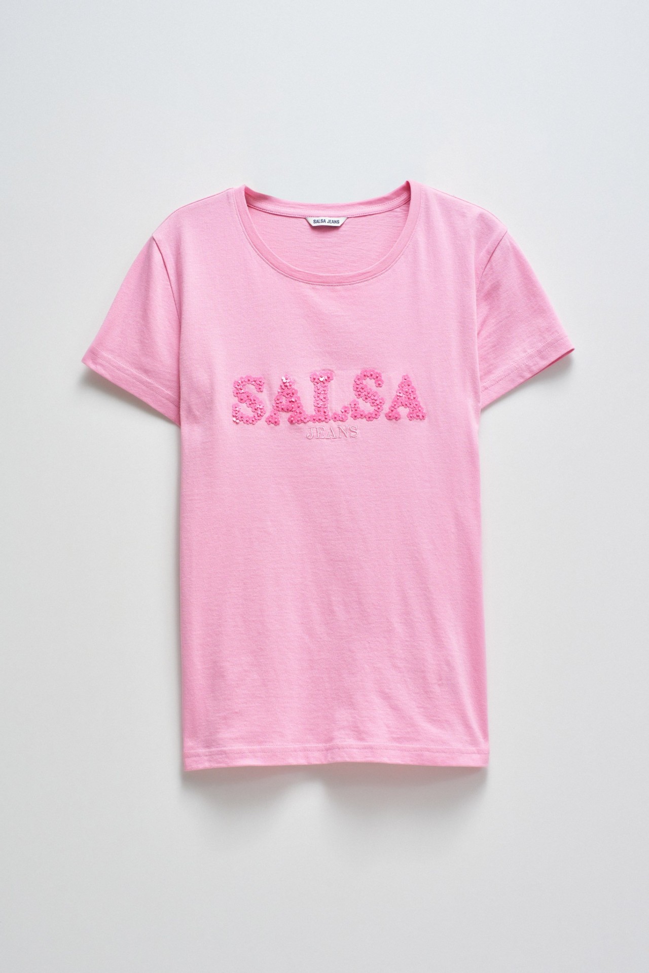 CAMISETA CON BRANDING