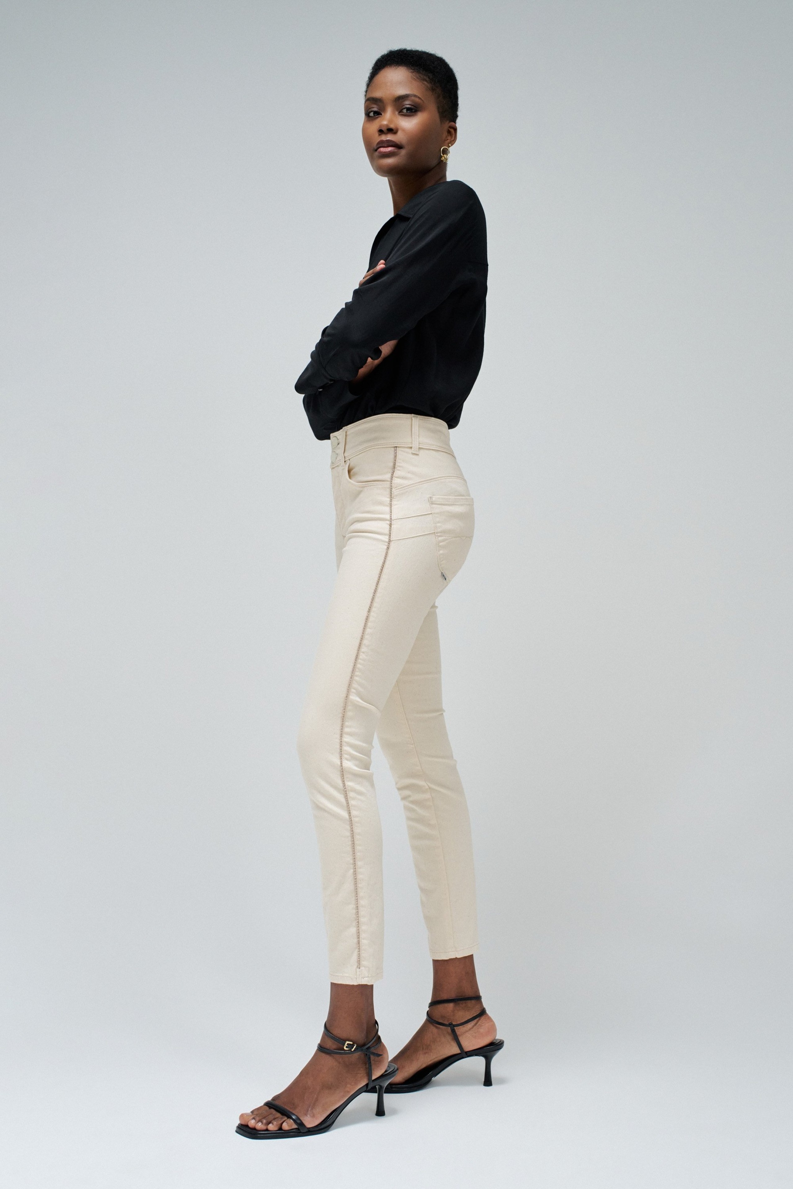 JEANS SECRET PUSH IN CROPPED SKINNY