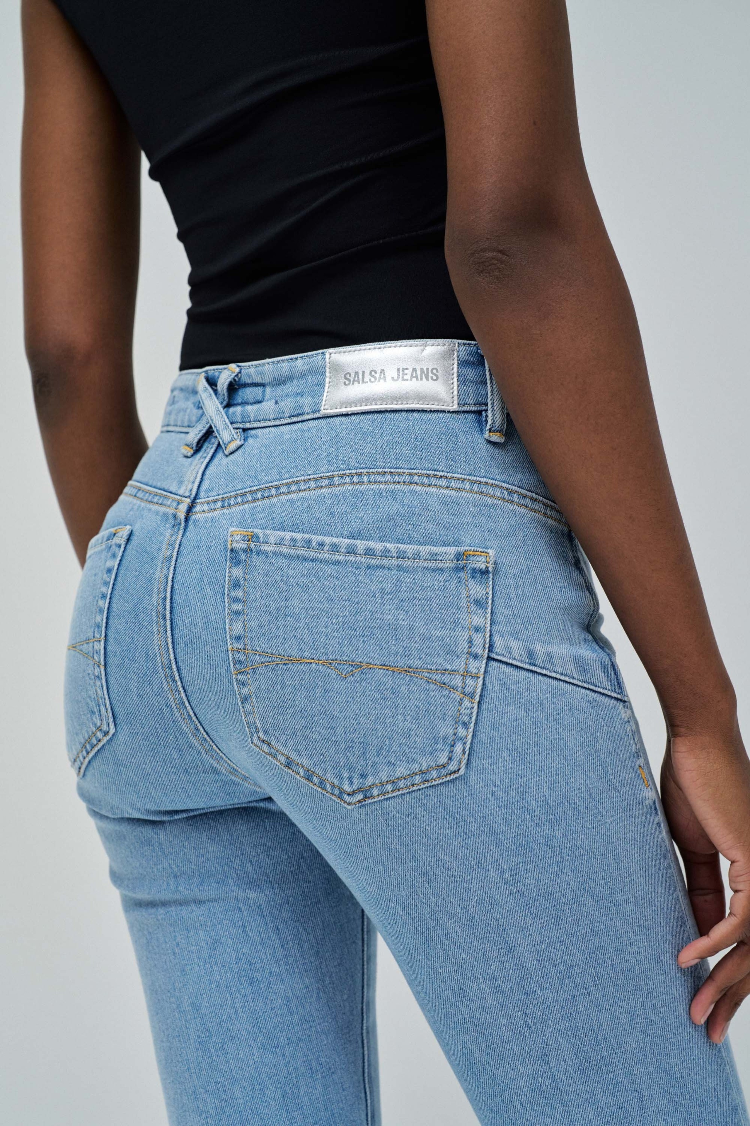 FAITH PUSH IN CROPPED SLIM JEANS