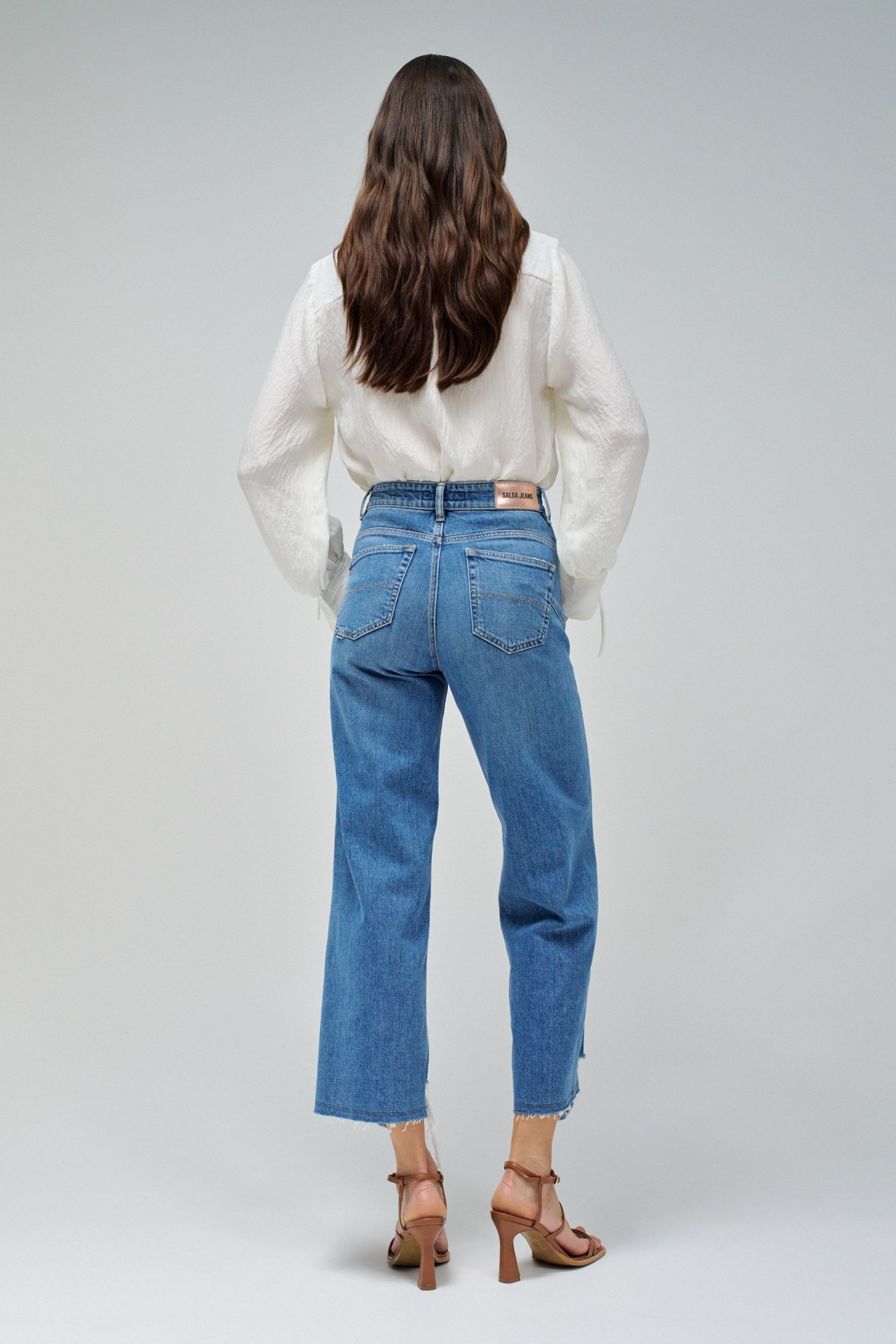 FAITH PUSH IN CROPPED STRAIGHT JEANS