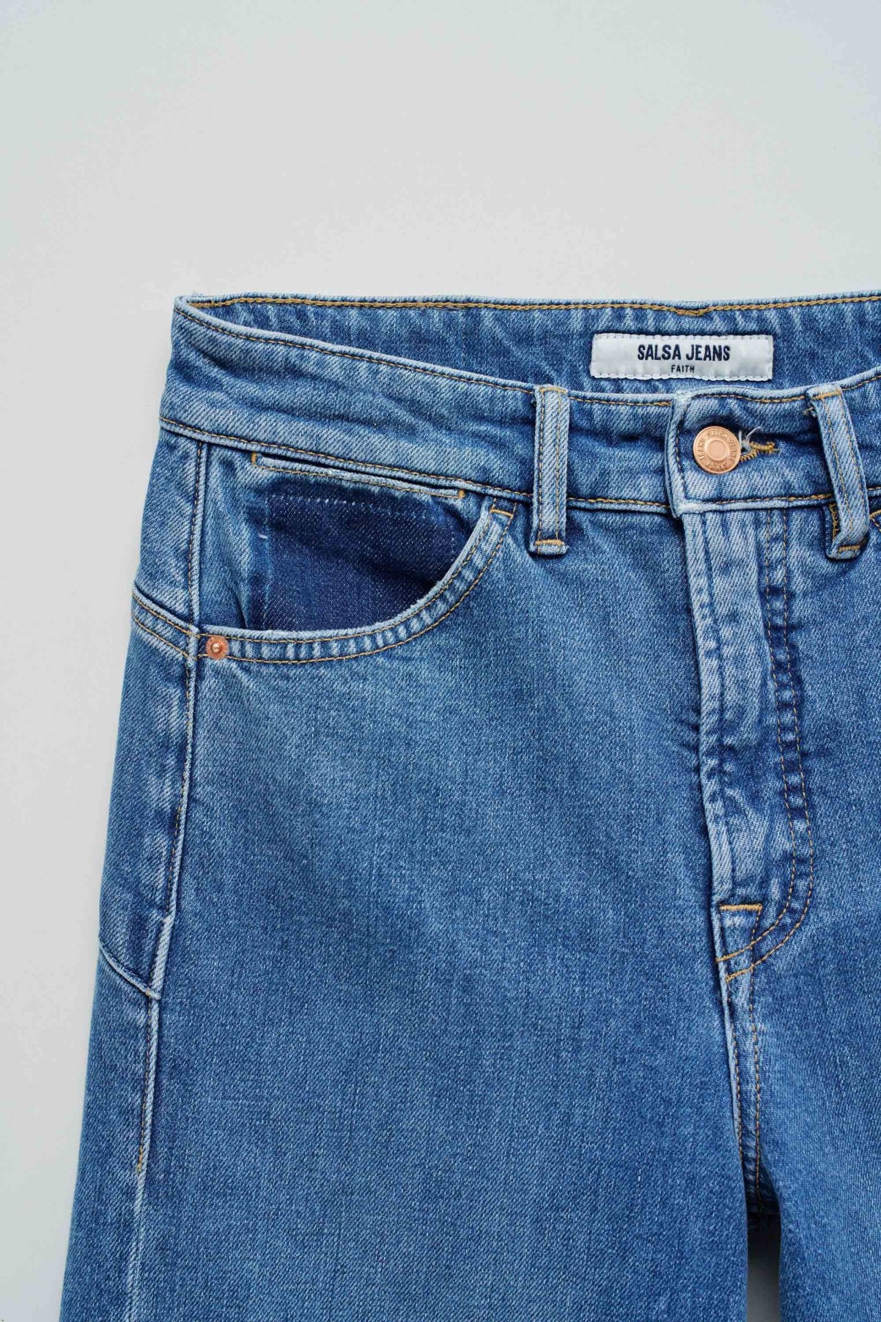 FAITH PUSH IN CROPPED STRAIGHT JEANS