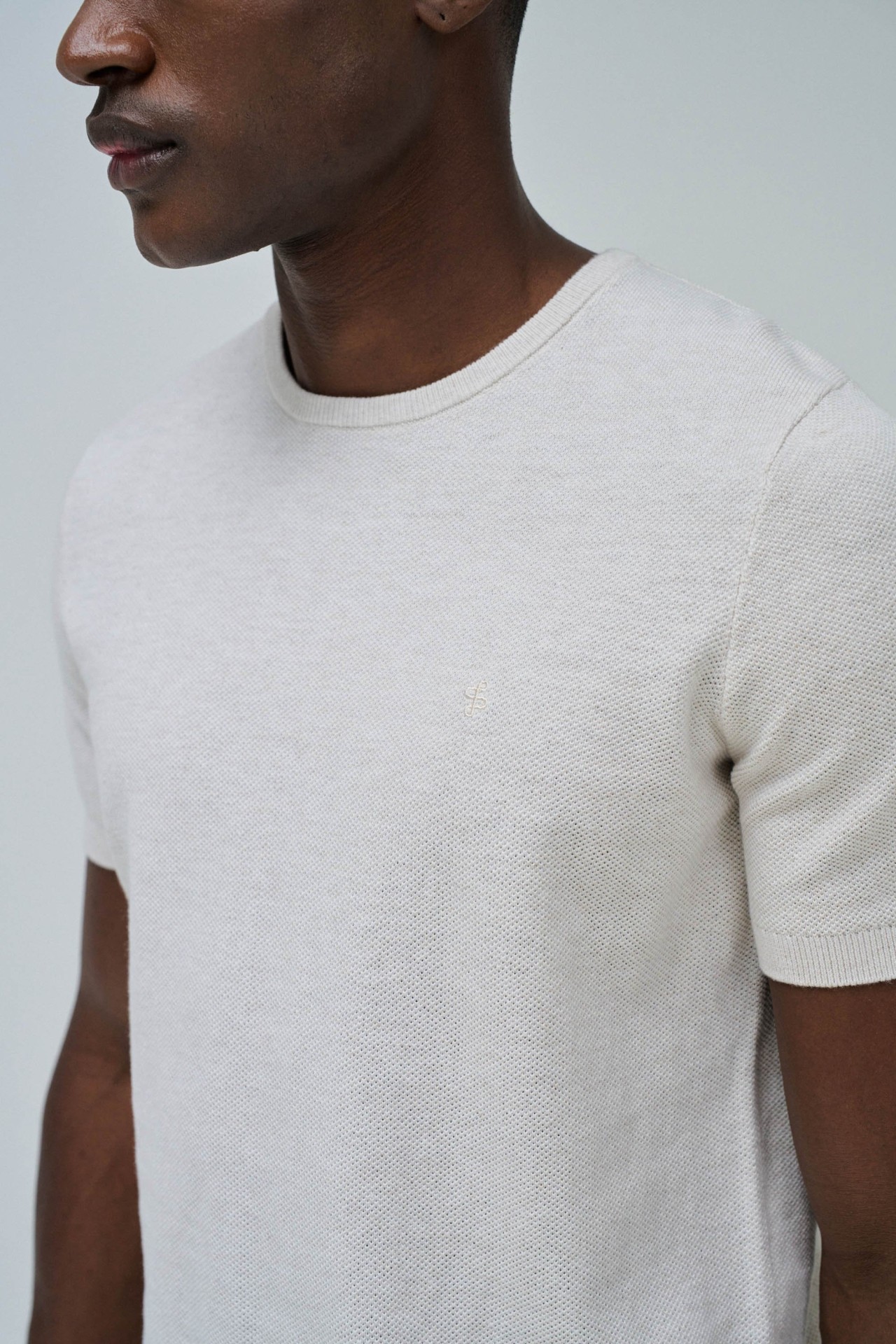 TEXTURED T-SHIRT
