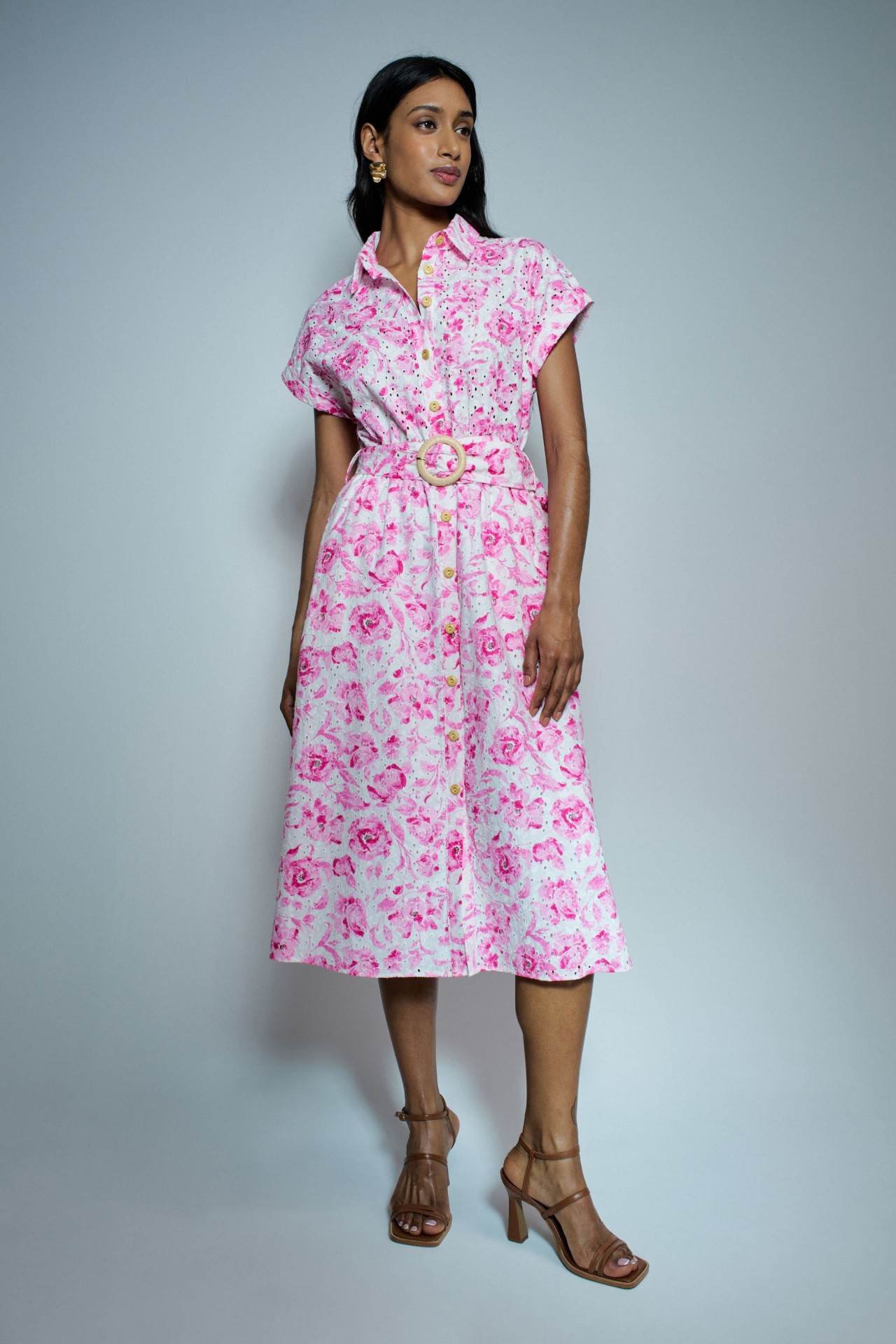 HEMDBLUSENKLEID MIT LOCHSTICKEREI