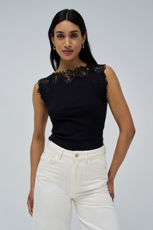 TOP WITH LACE