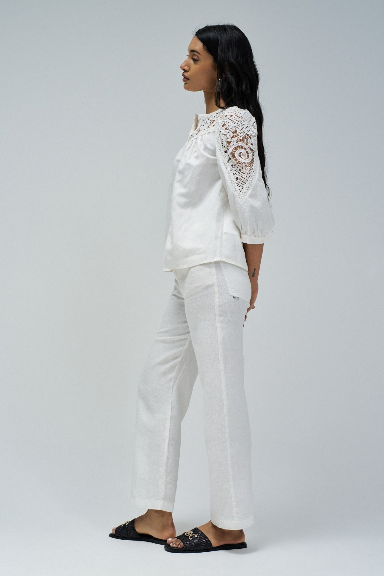LINEN SHIRT WITH LACE