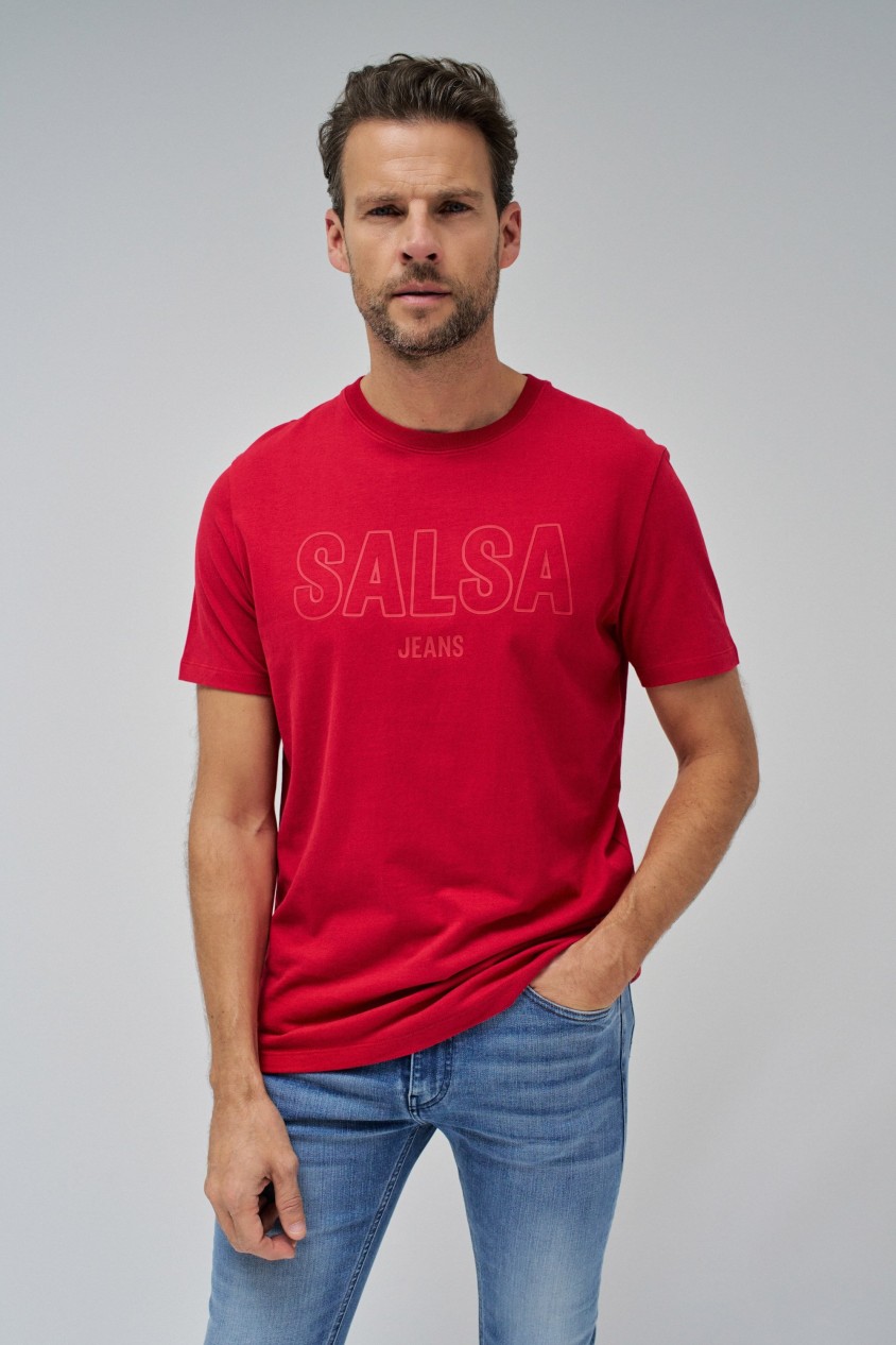T-SHIRT MIT BRANDING