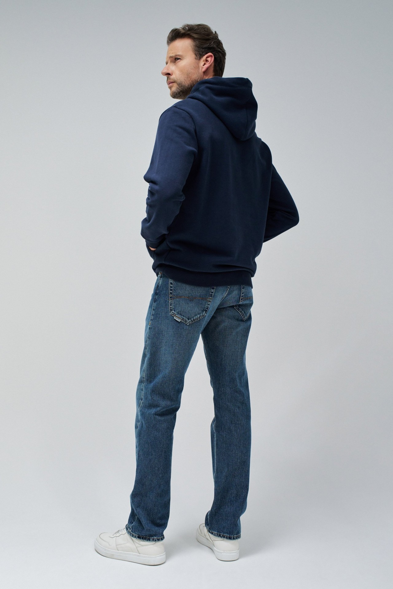 SWEAT  CAPUCHE AVEC LOGO