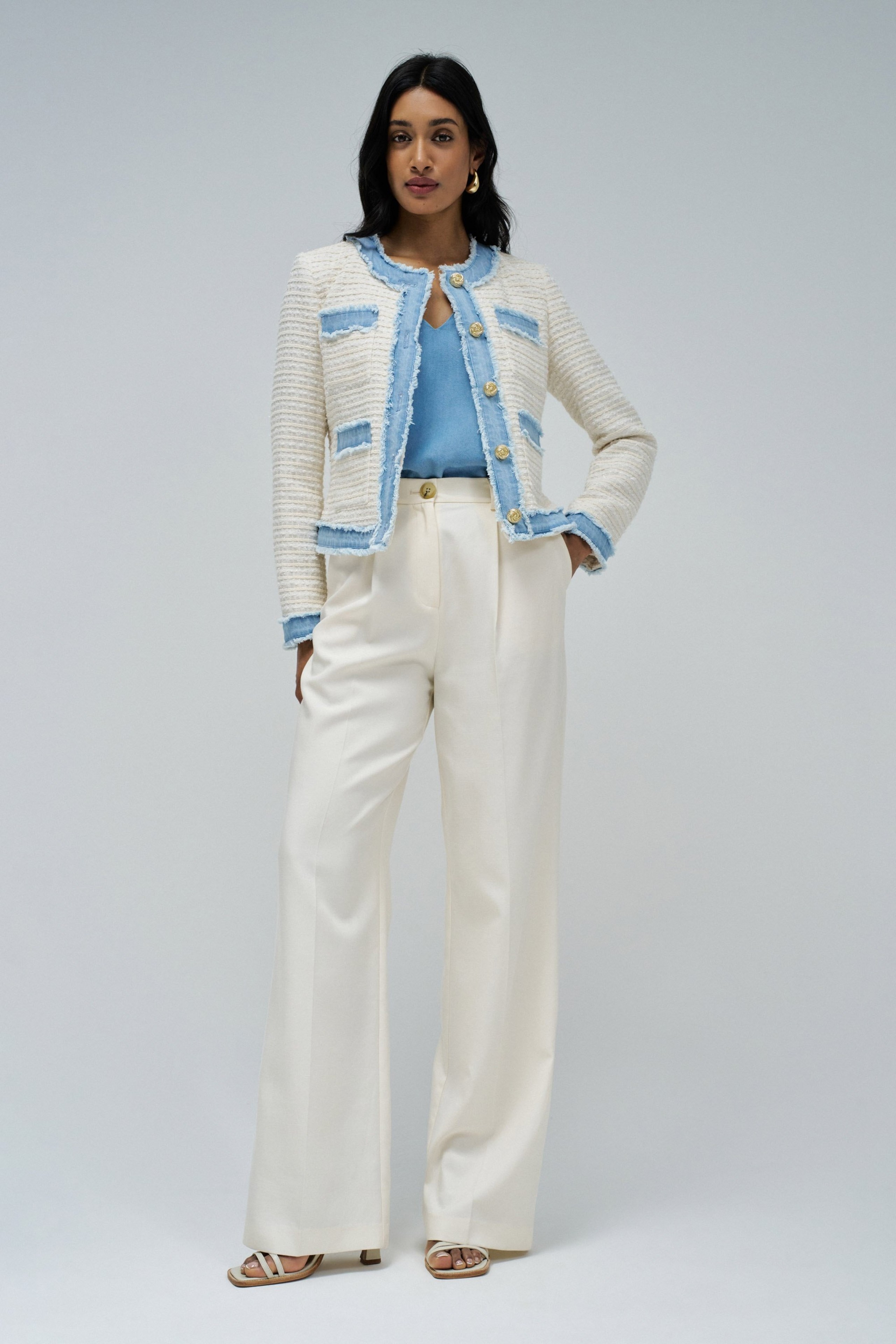 CHAQUETA TWEED CON DETALLES EN VAQUERA