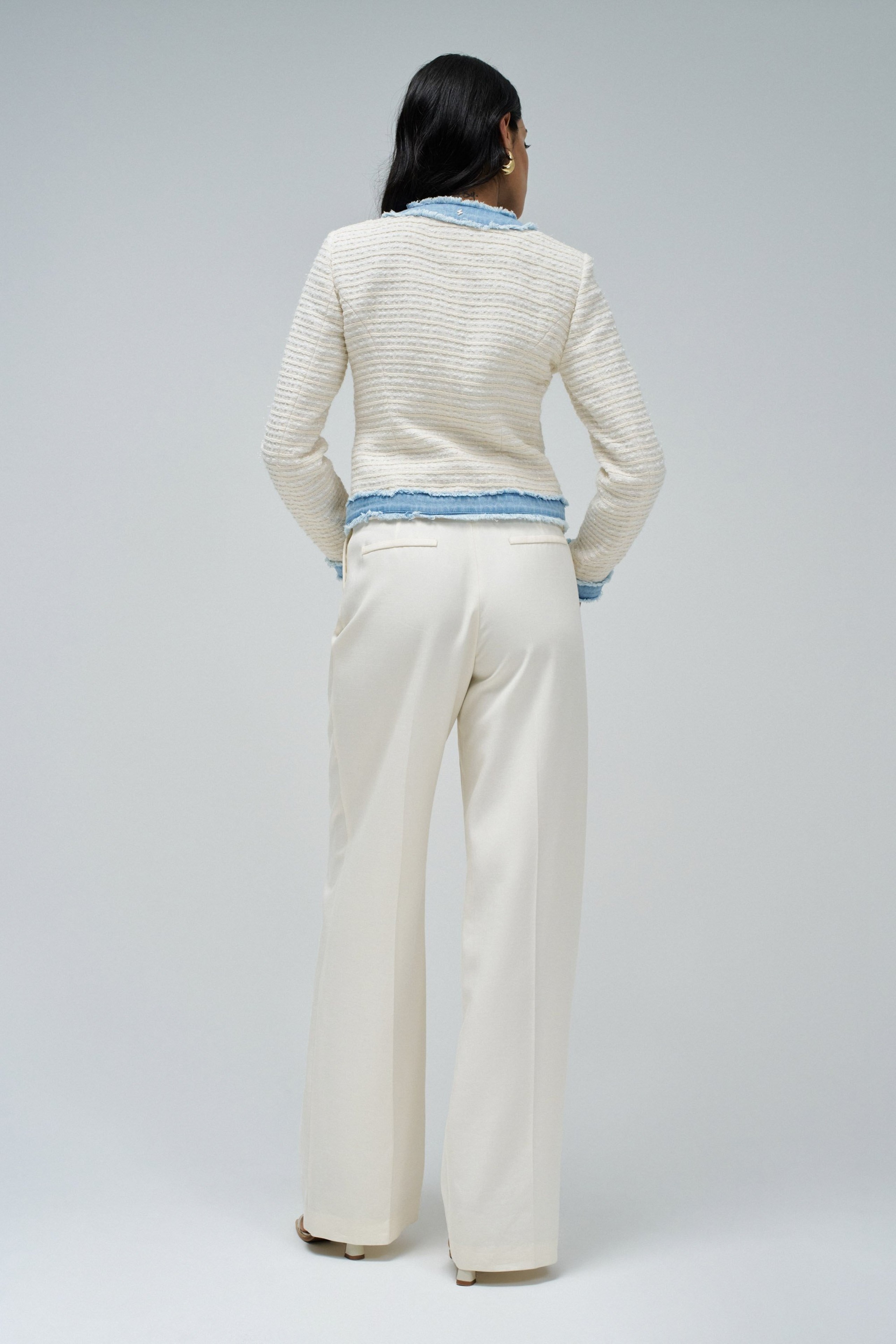 CHAQUETA TWEED CON DETALLES EN VAQUERA