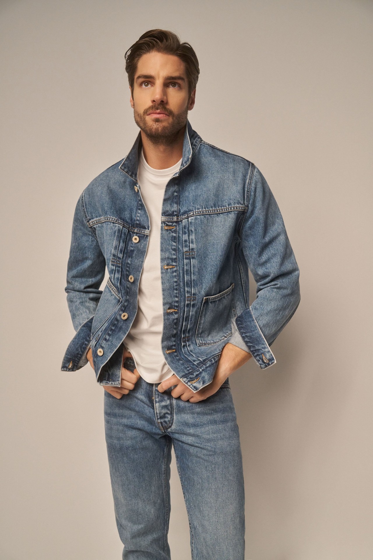 BIODEGRADABLE REGULAR JEANS