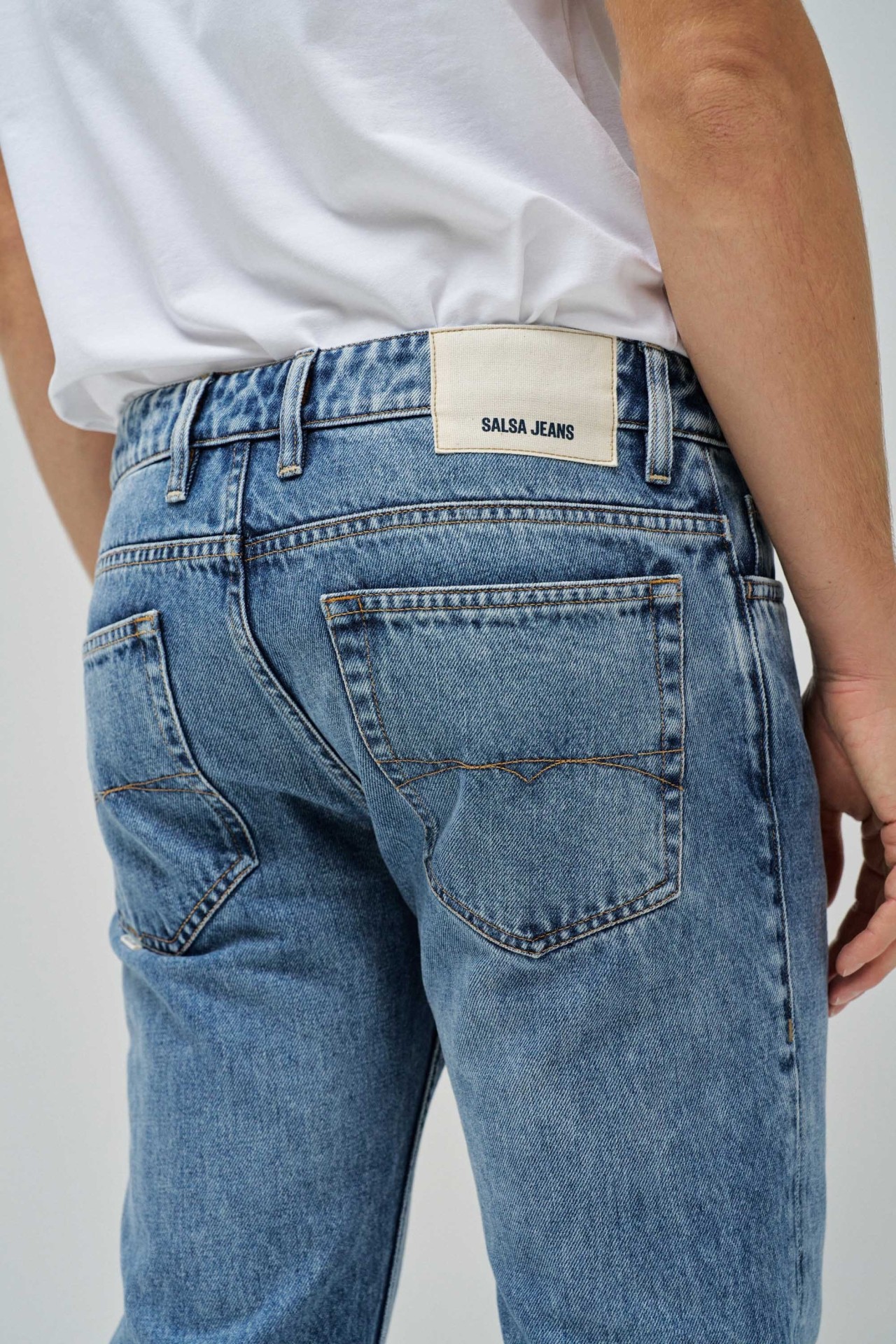 BIODEGRADABLE REGULAR JEANS