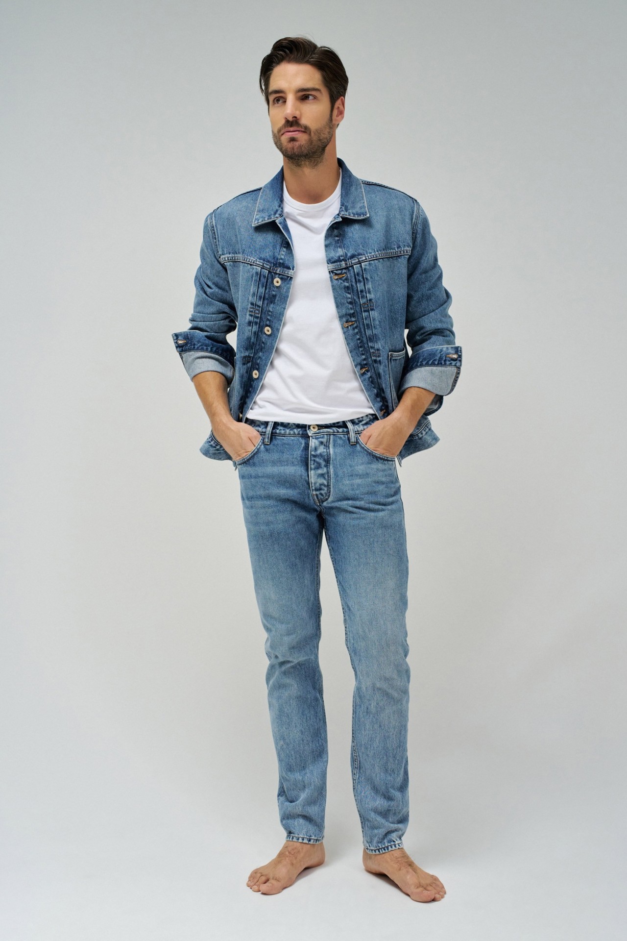 BIODEGRADABLE REGULAR JEANS